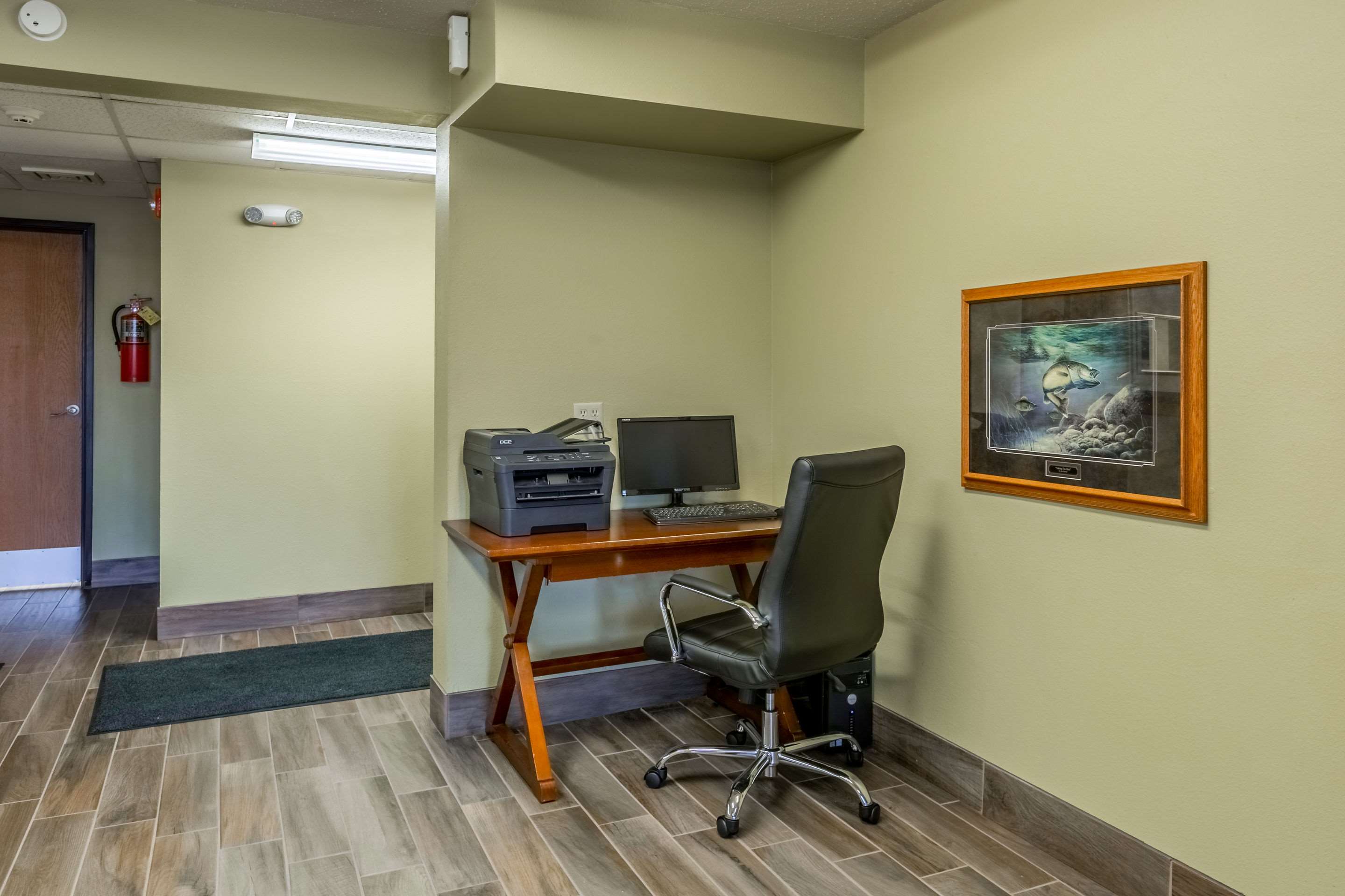 Business center | Rodeway Inn