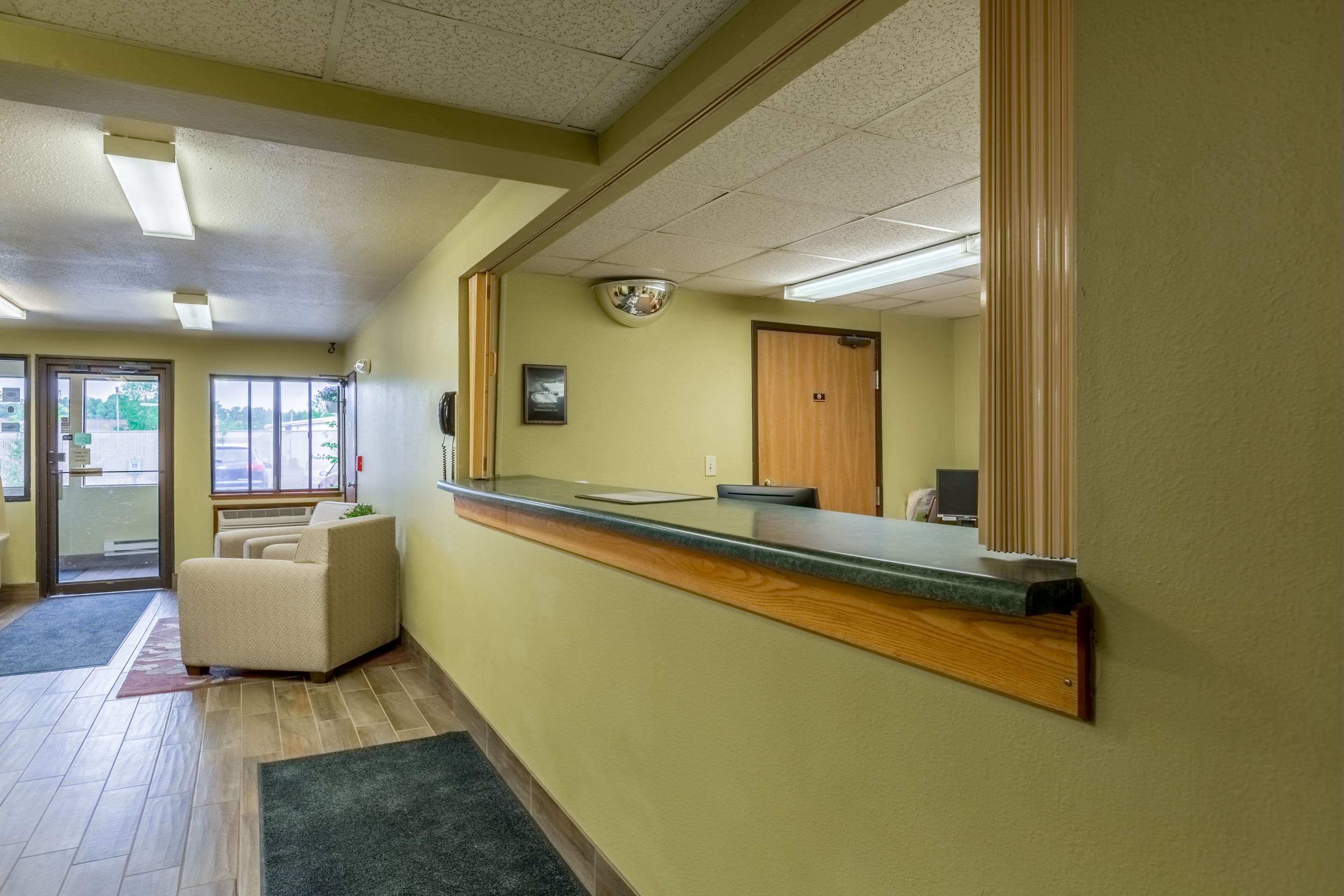 Front desk | Rodeway Inn