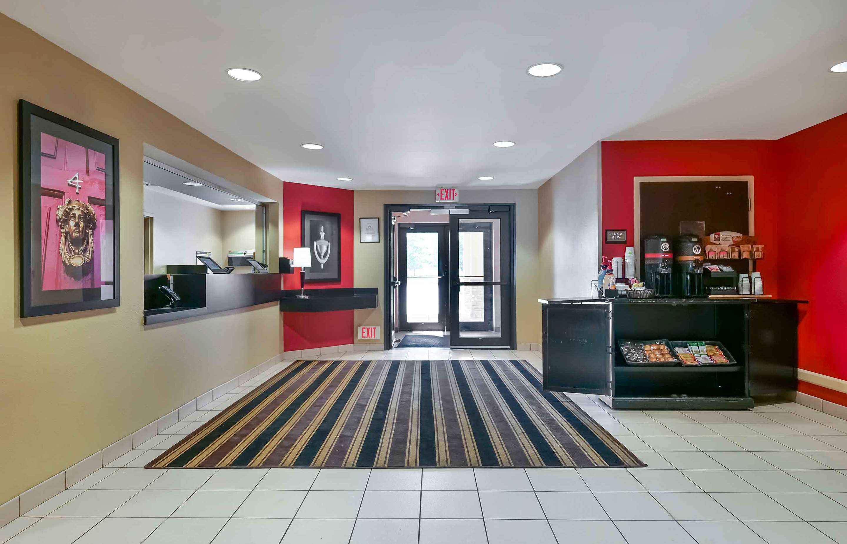 Lobby and Guest Check-in