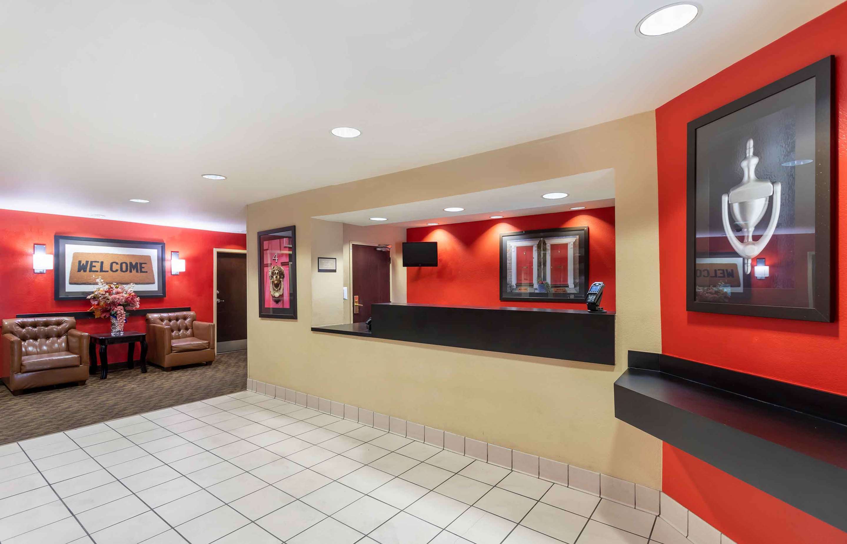 Lobby and Guest Check-in | Extended Stay America Suites - Memphis - Mt Moriah