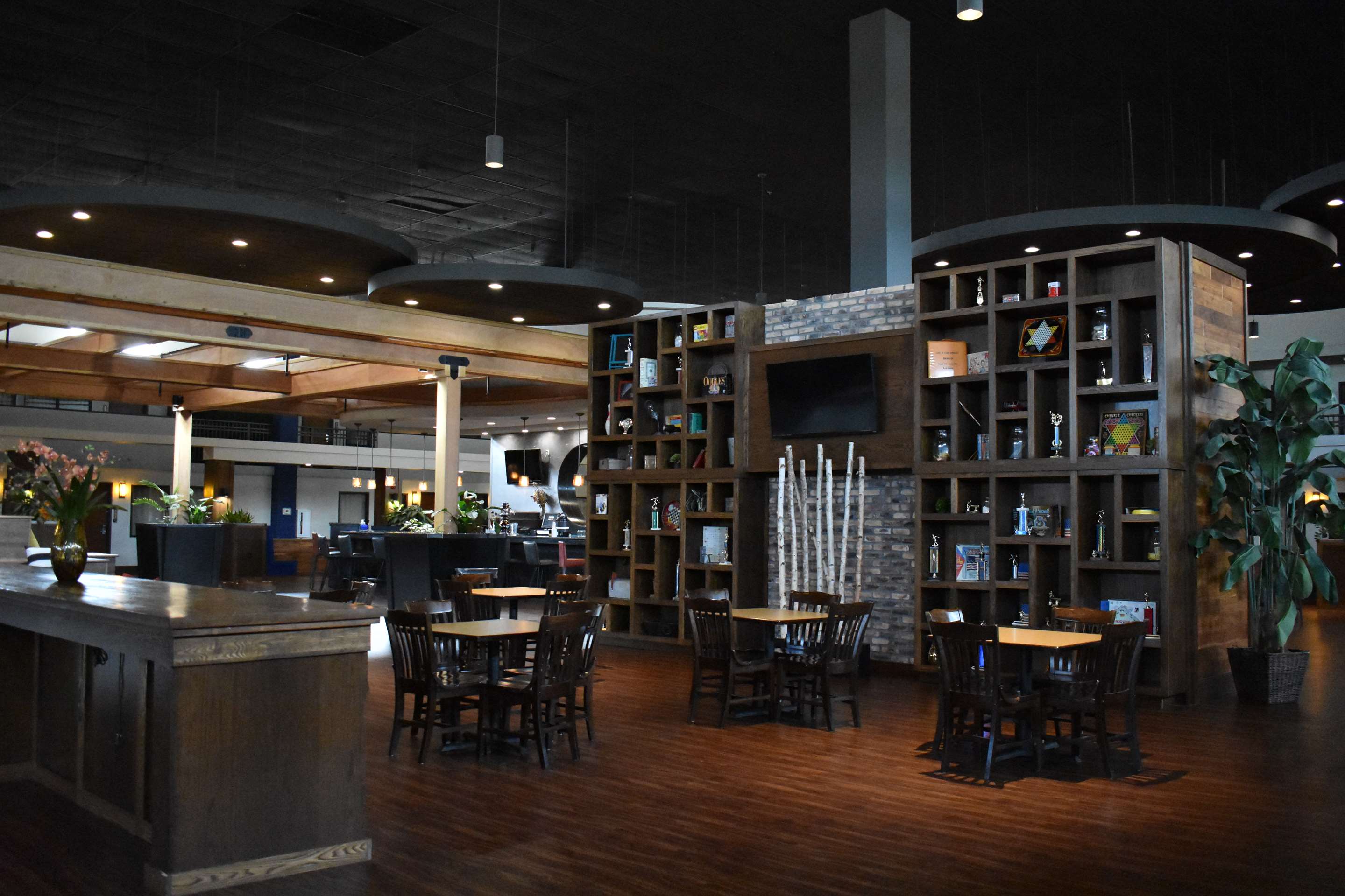 Restaurant | Ramada Plaza by Wyndham Omaha