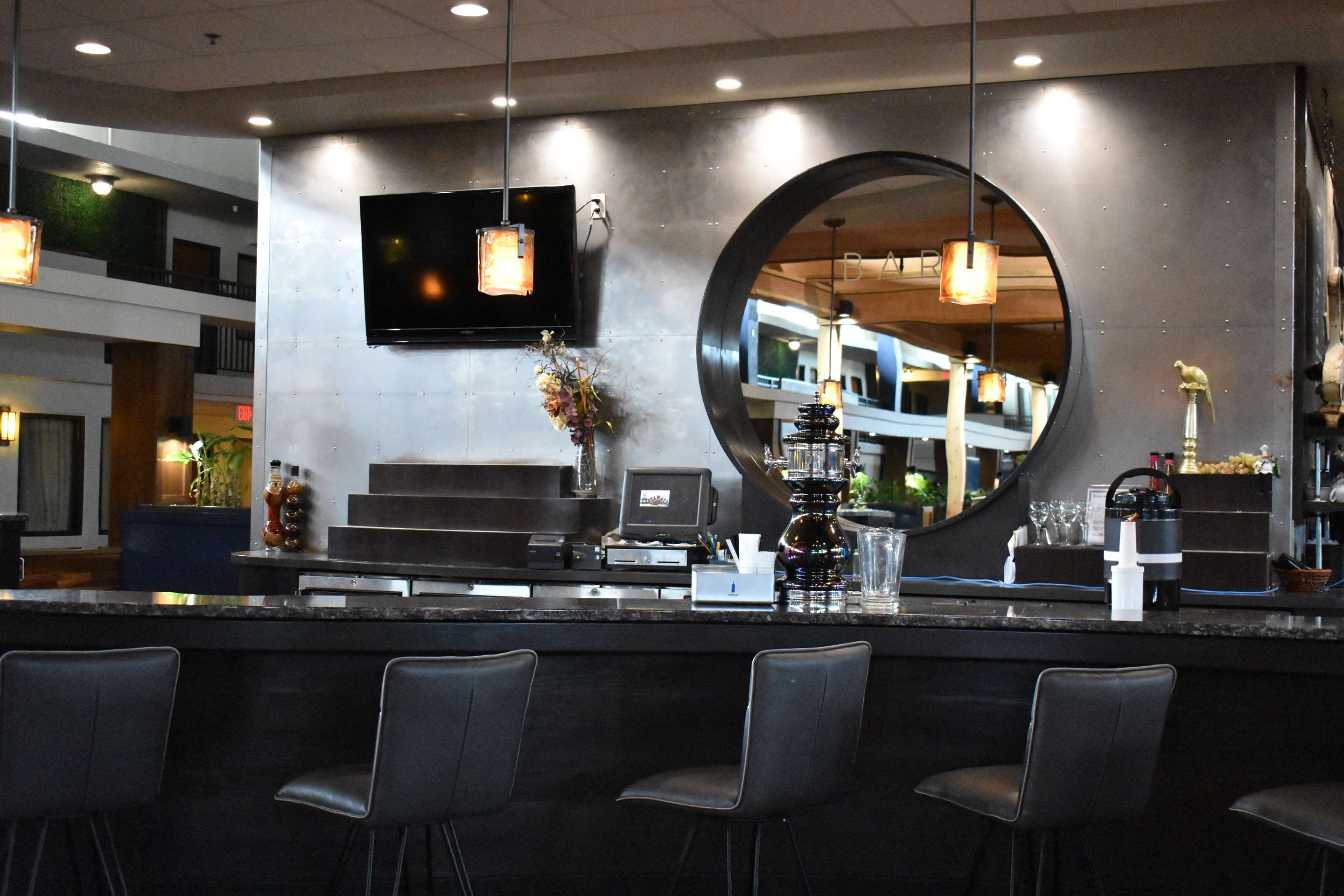 Restaurant | Ramada Plaza by Wyndham Omaha