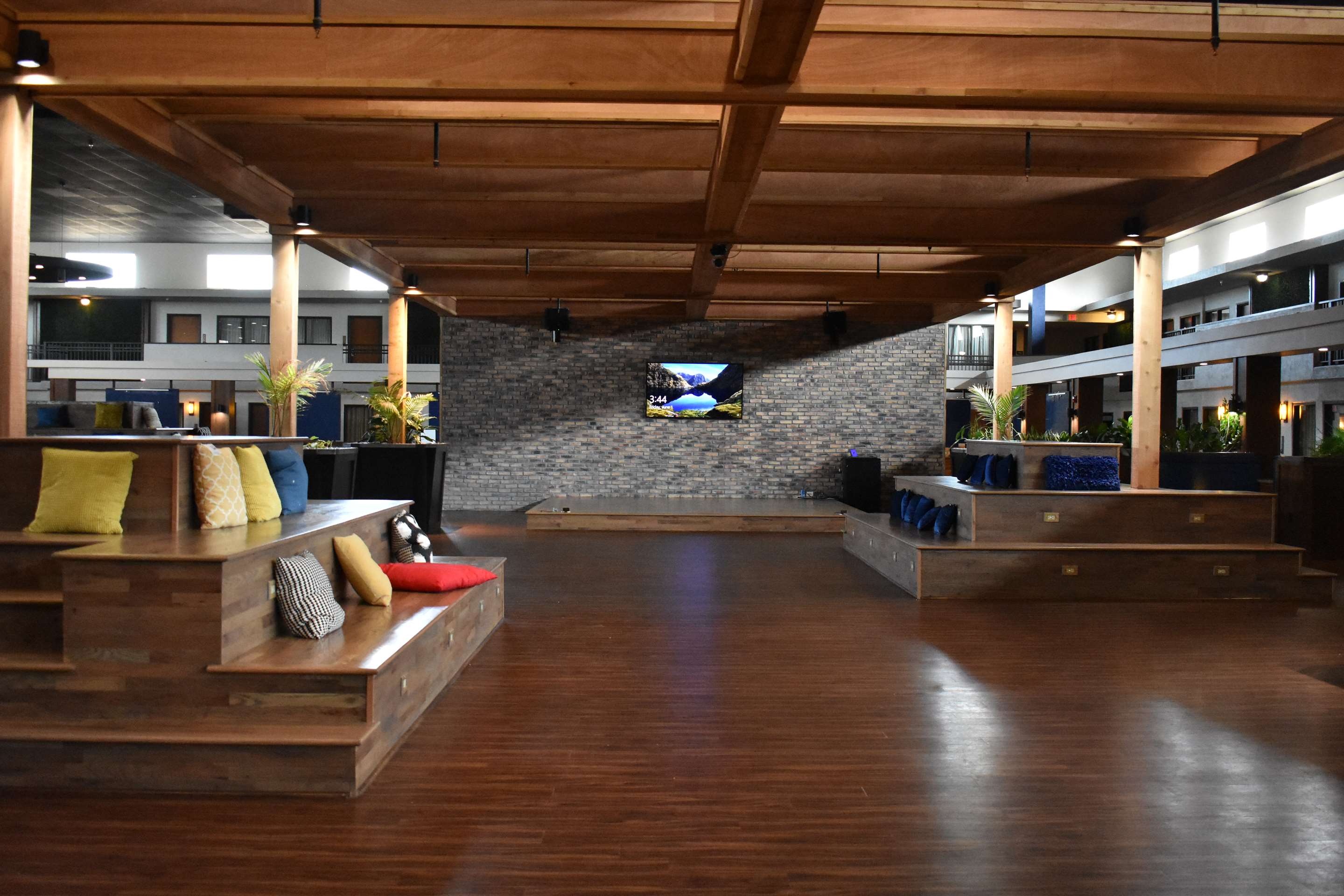 Lobby | Ramada Plaza by Wyndham Omaha