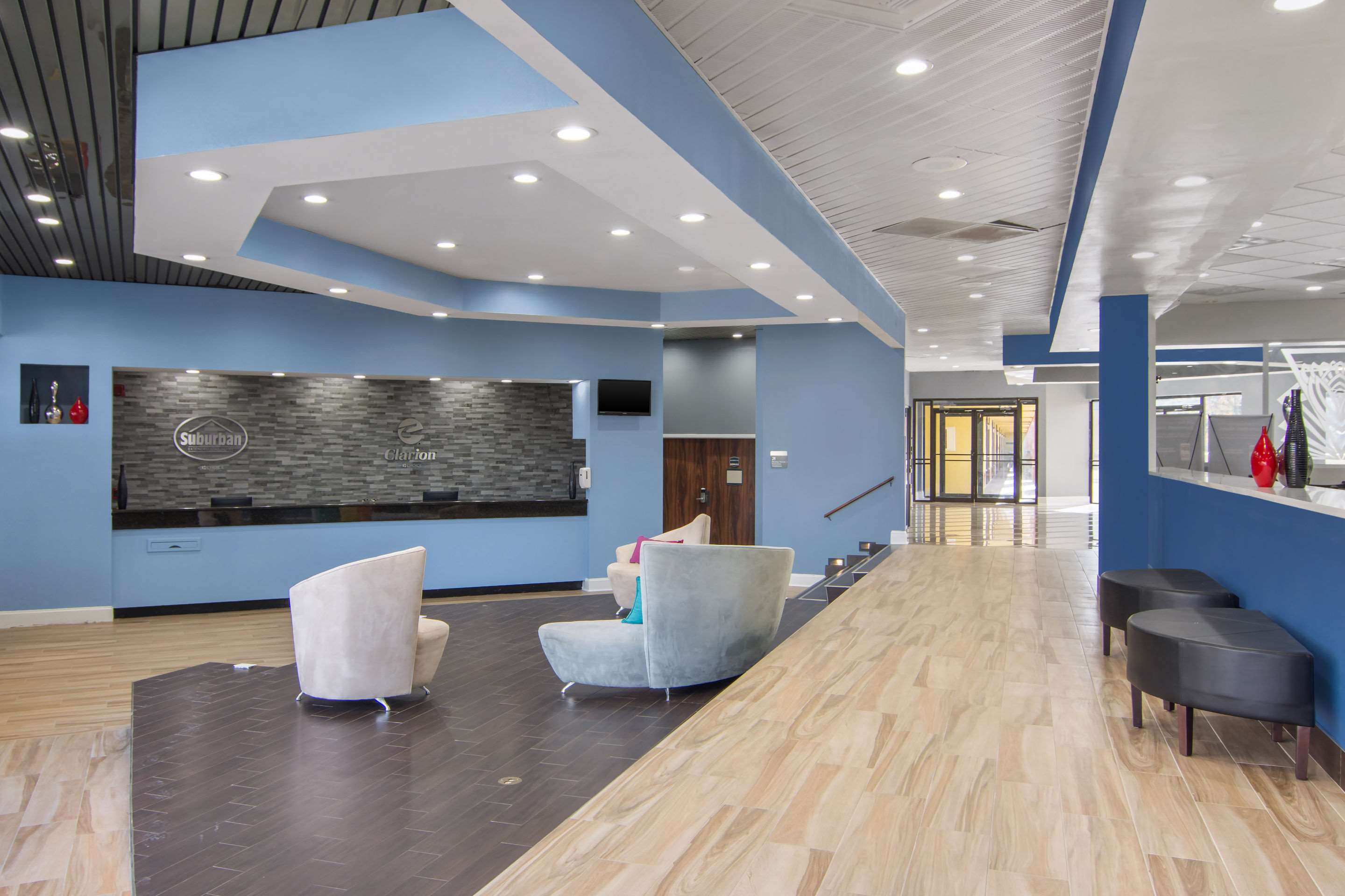 Hotel lobby | Clarion Inn Macon
