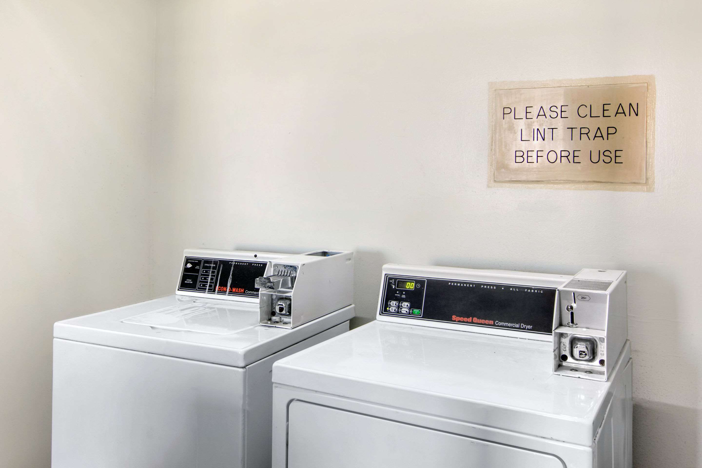 Guest laundry facilities | Clarion Inn Macon