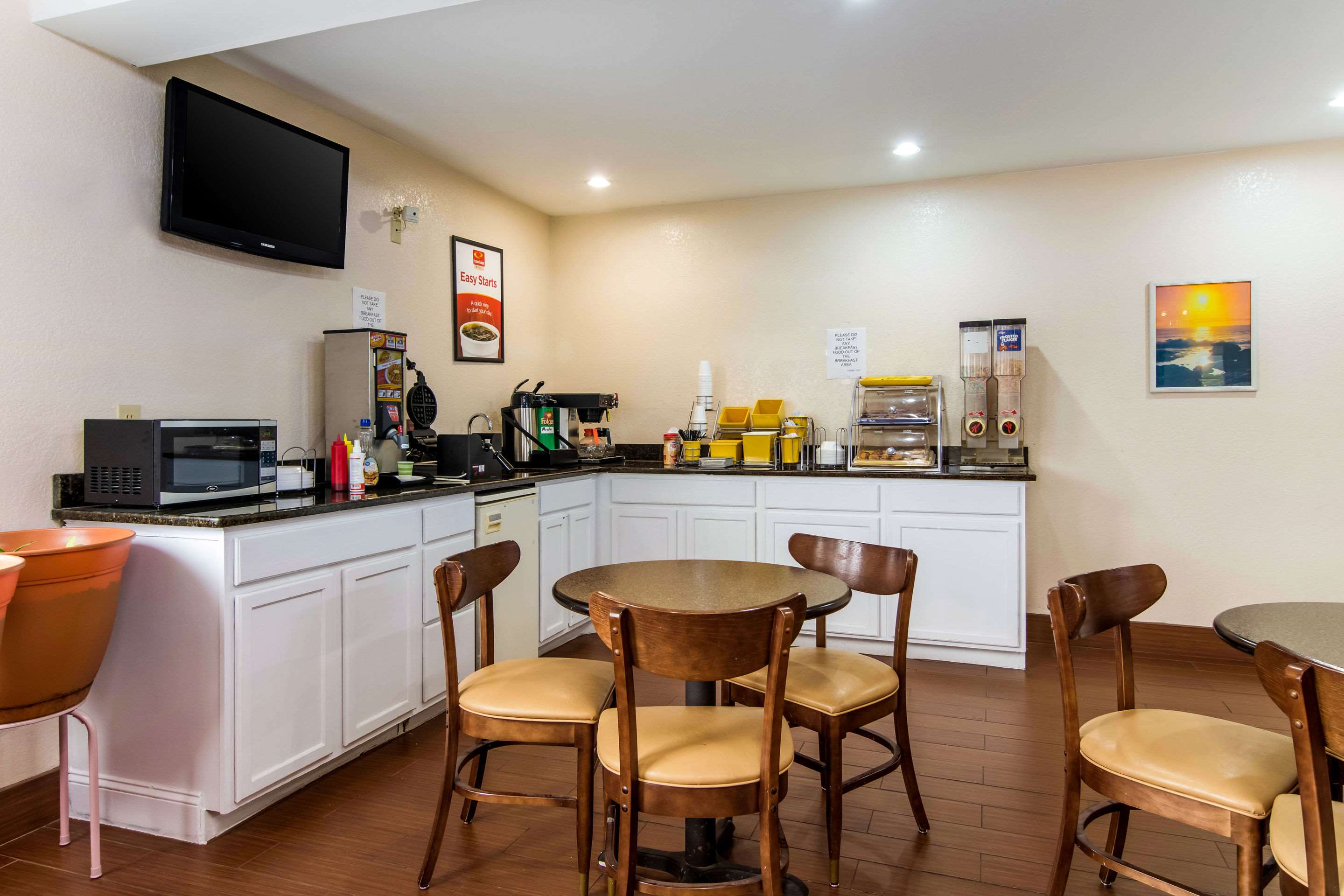 Breakfast area