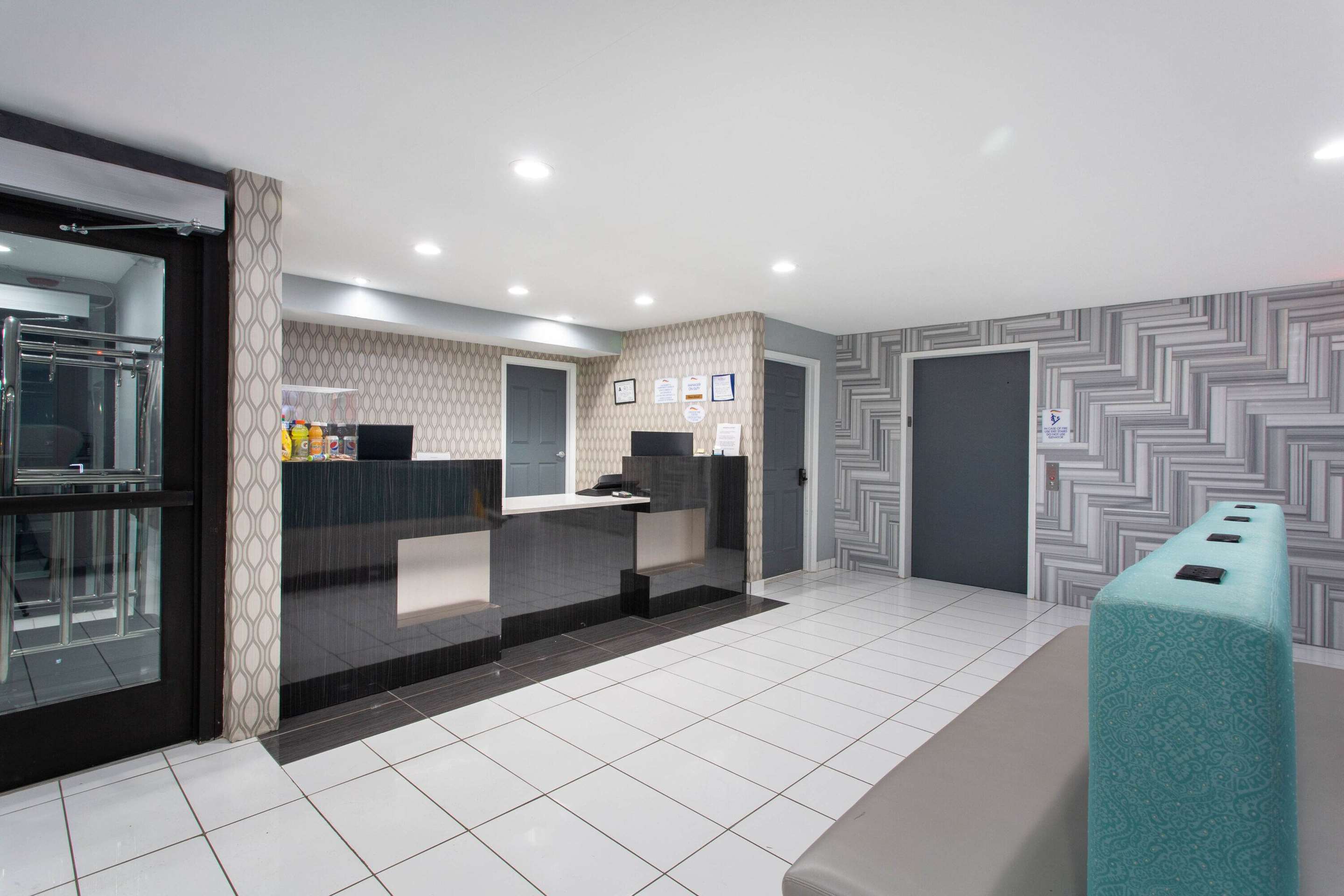 Lobby | Baymont by Wyndham Charlotte University