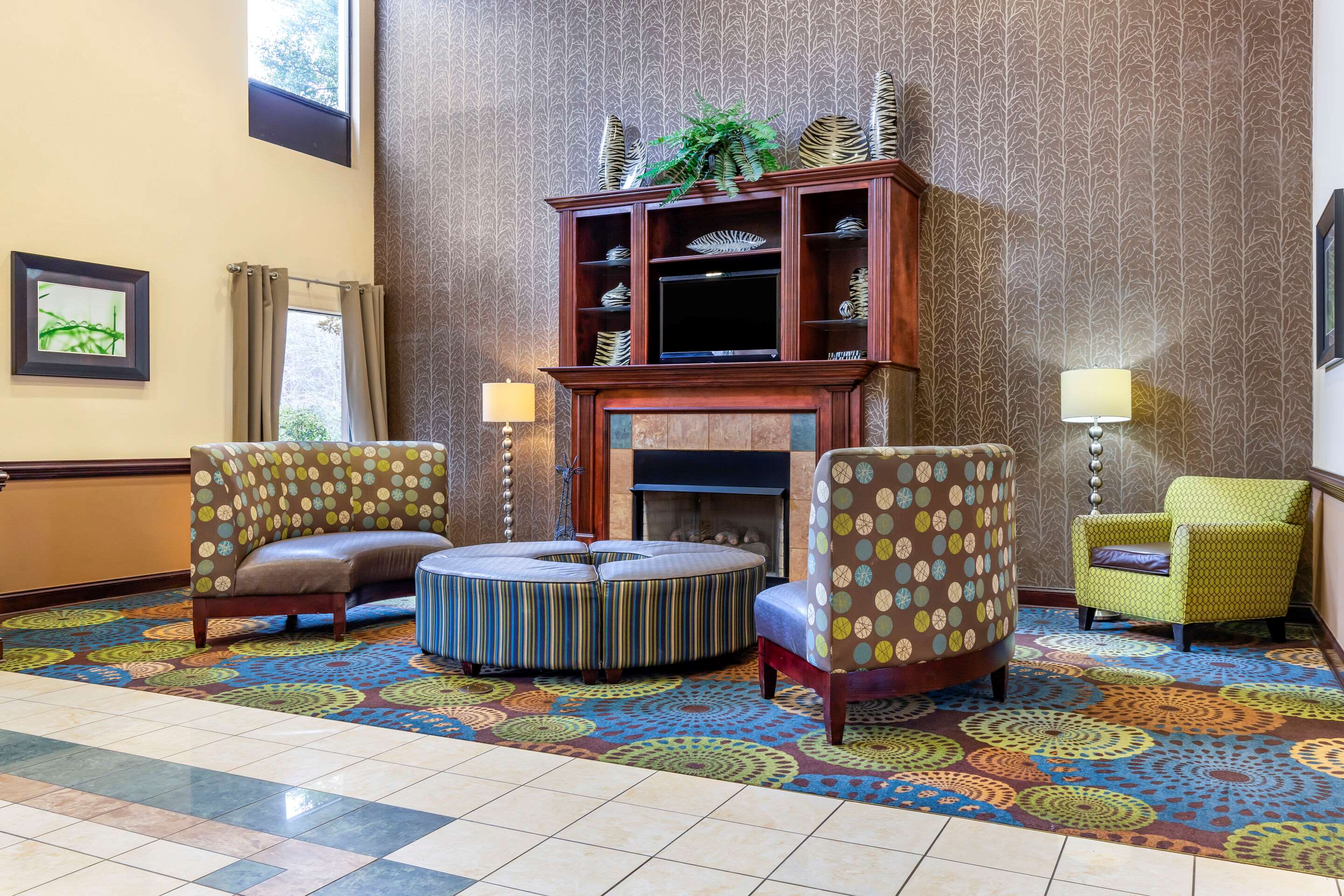 Hotel lobby | Comfort Inn & Suites Asheboro East