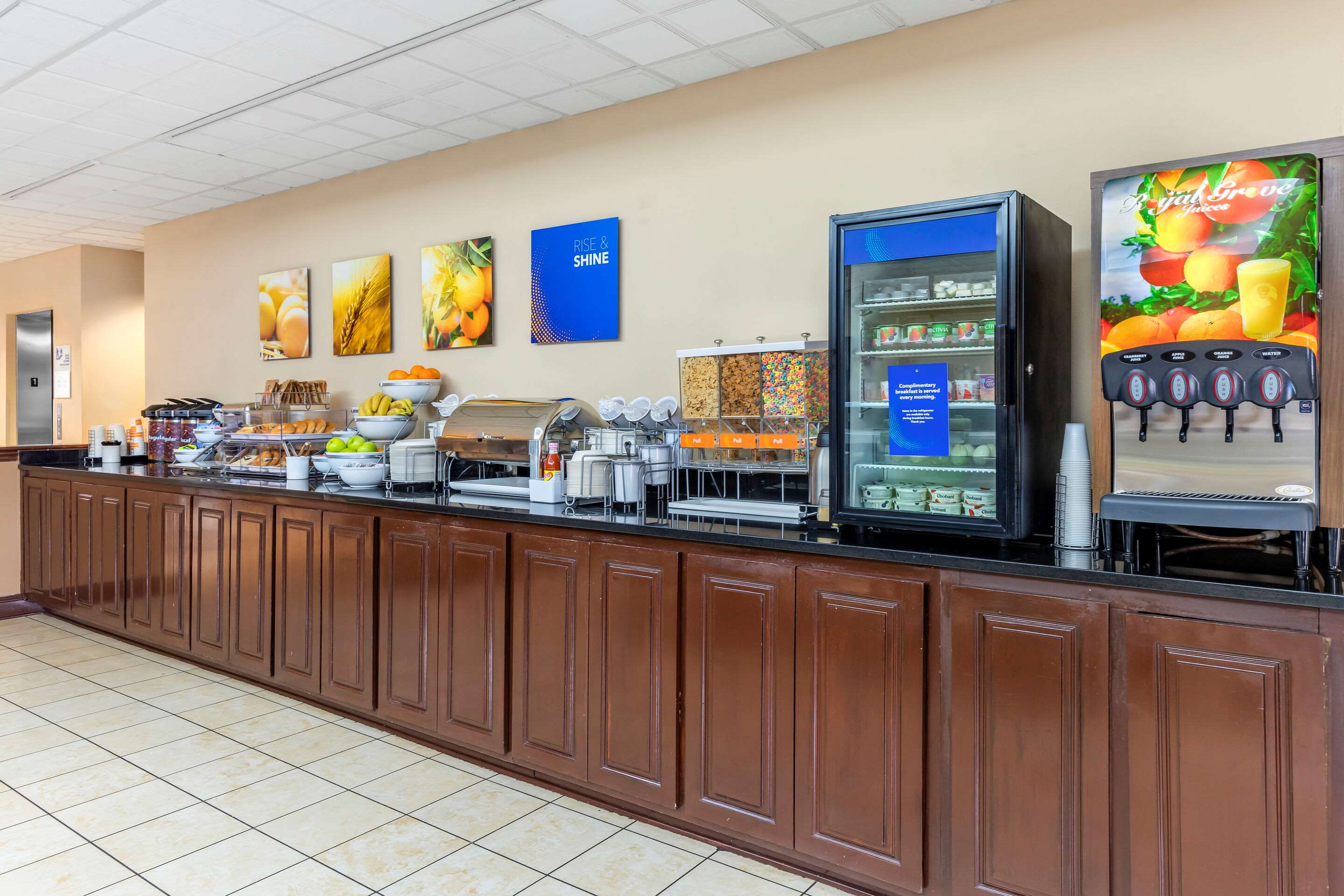 Breakfast area | Comfort Inn & Suites Asheboro East