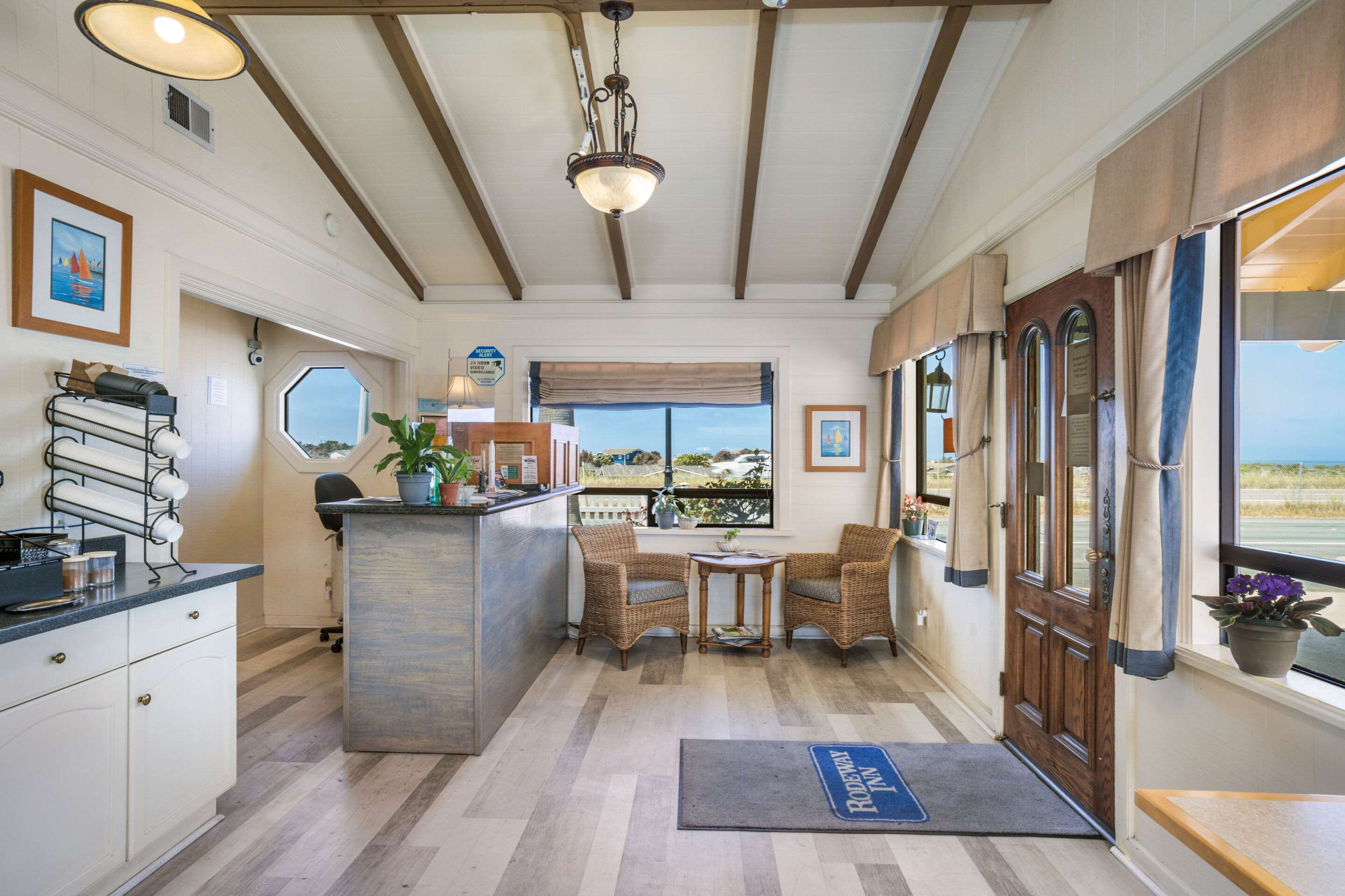 Hotel lobby | Rodeway Inn at Morro Bay