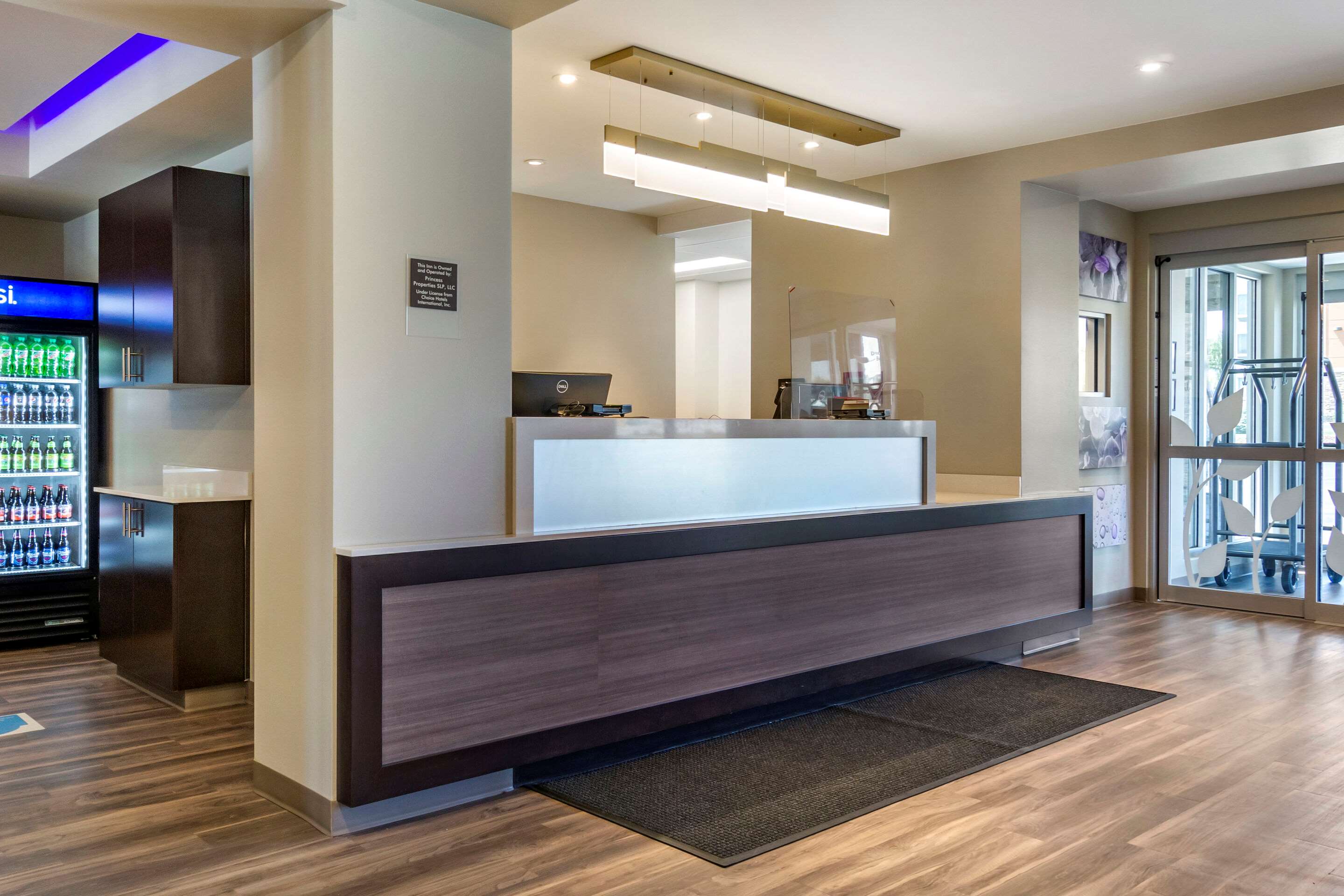 Front desk | Sleep Inn & Suites Wenatchee