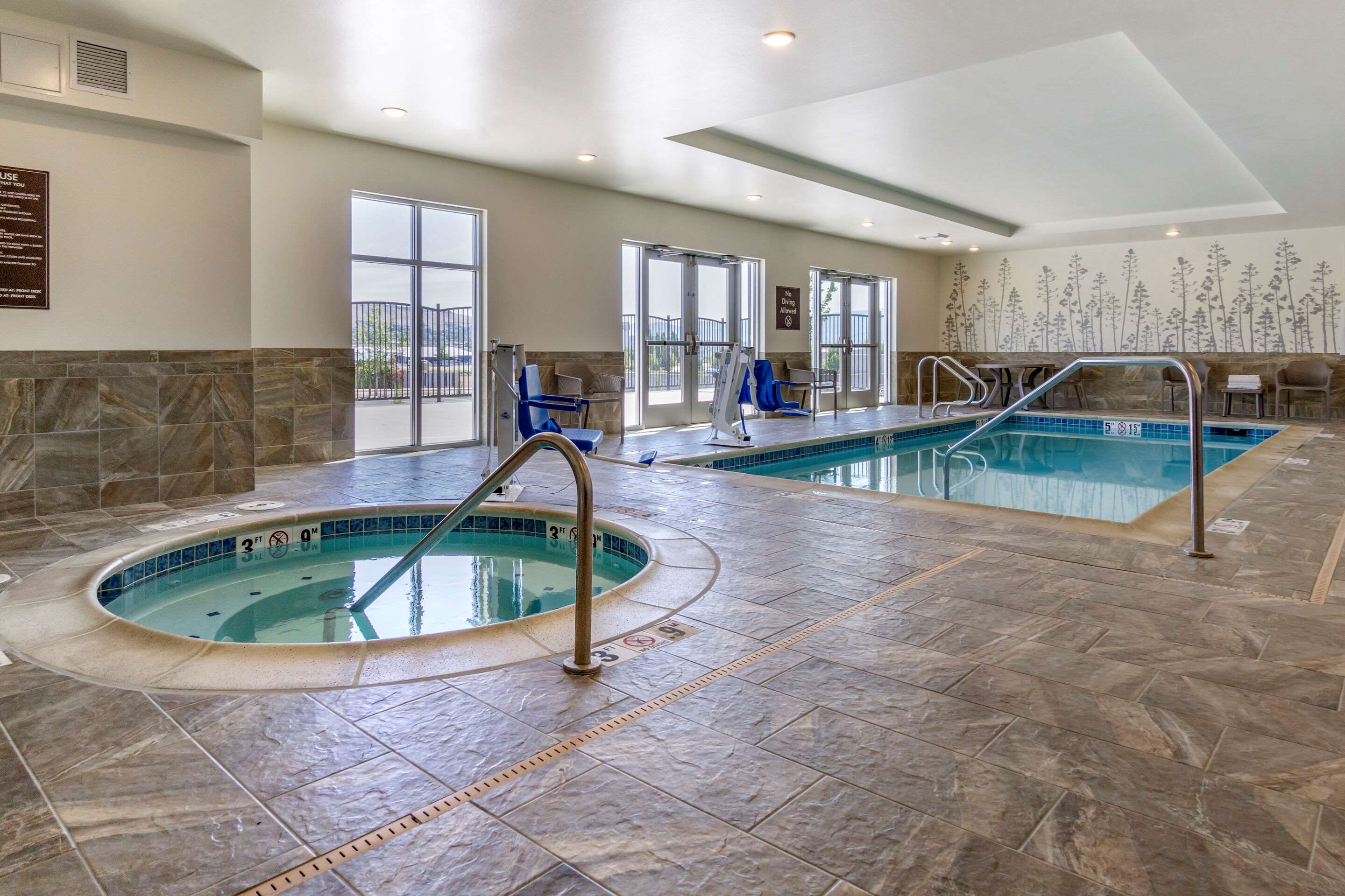 Indoor pool | Sleep Inn & Suites Wenatchee