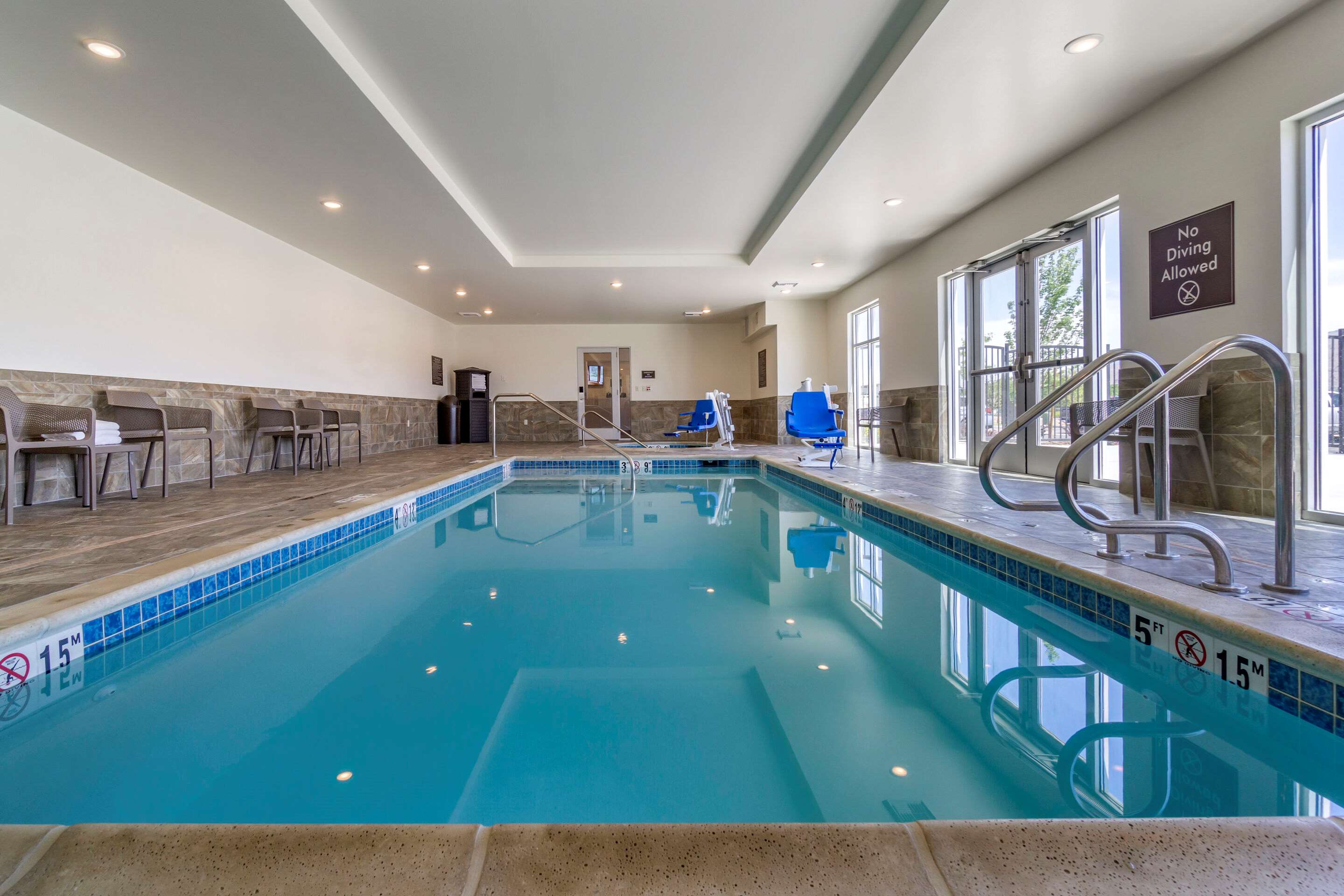 Indoor pool | Sleep Inn & Suites Wenatchee