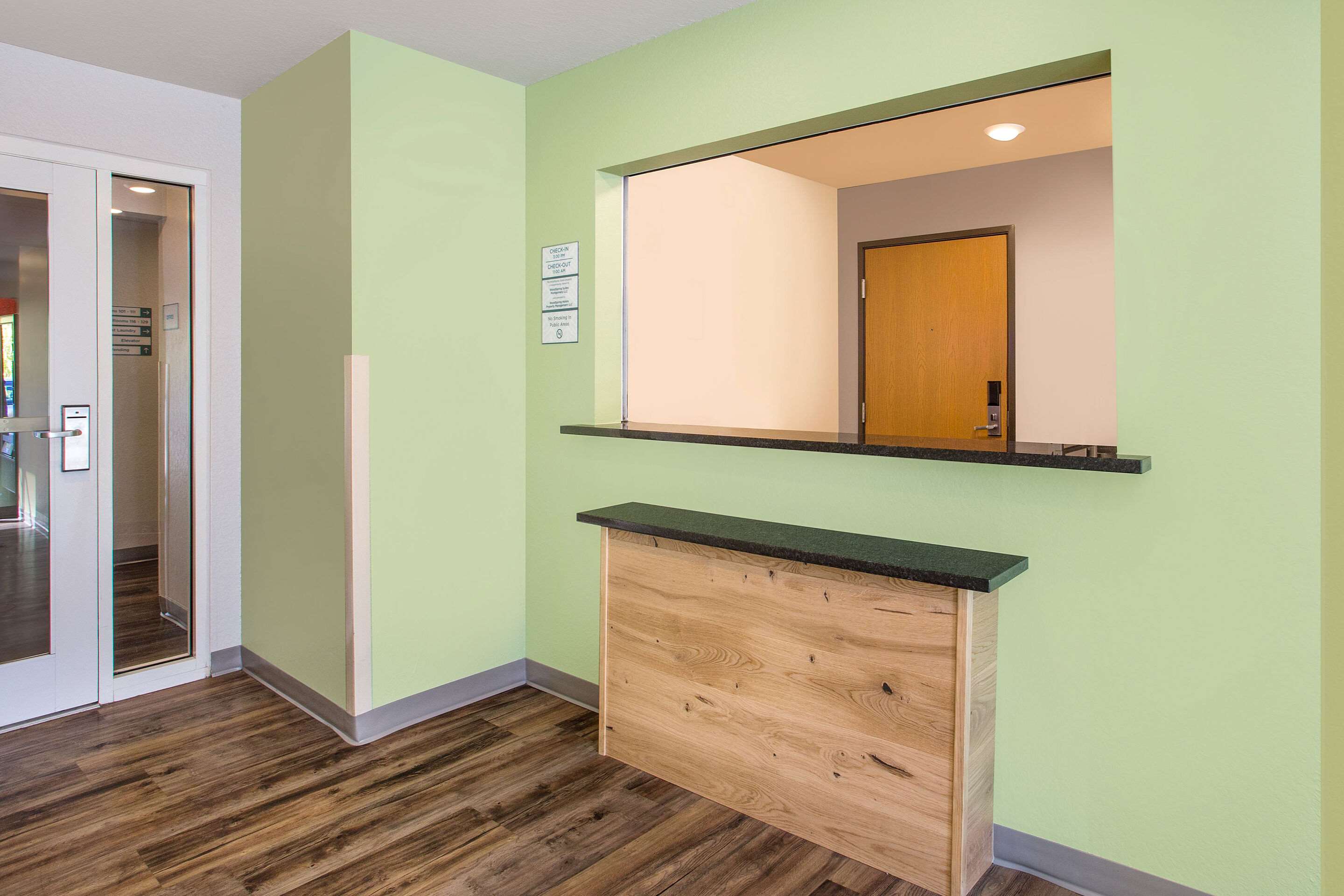 Hotel lobby | Extended Stay America Select Suites - Montgomery