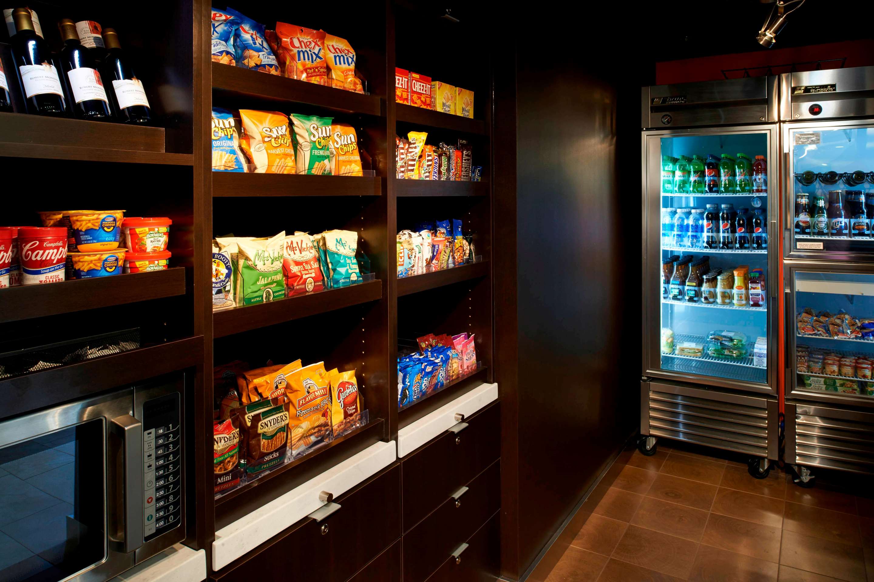 Marketplace | Sonesta Select Arlington Heights