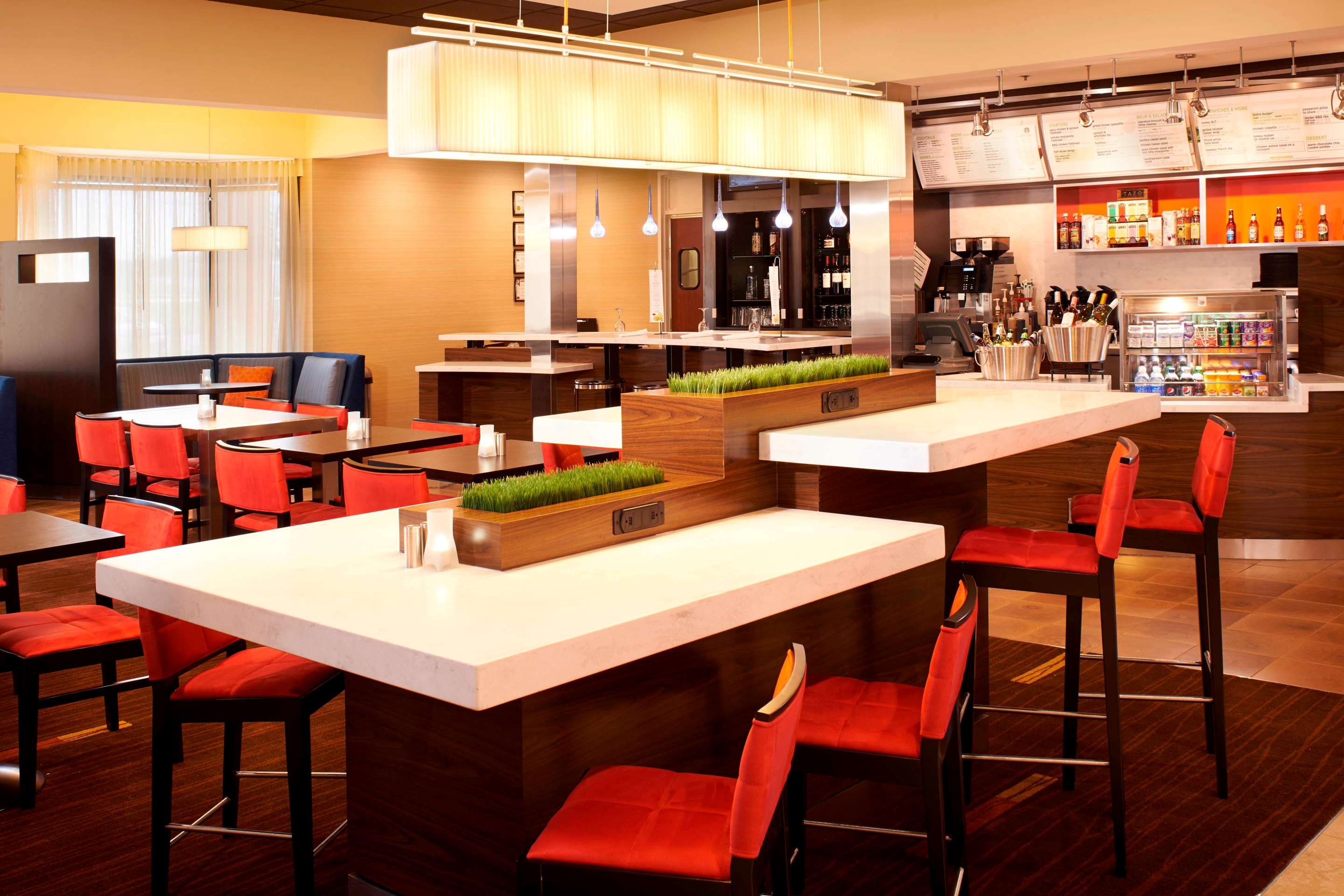 The Bistro - communal table | Sonesta Select Arlington Heights