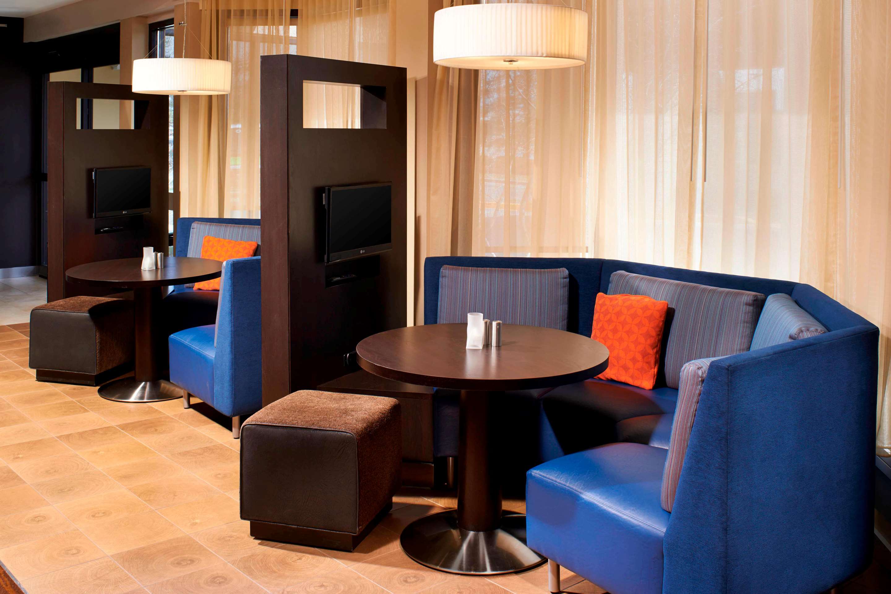 Media pods | Sonesta Select Arlington Heights