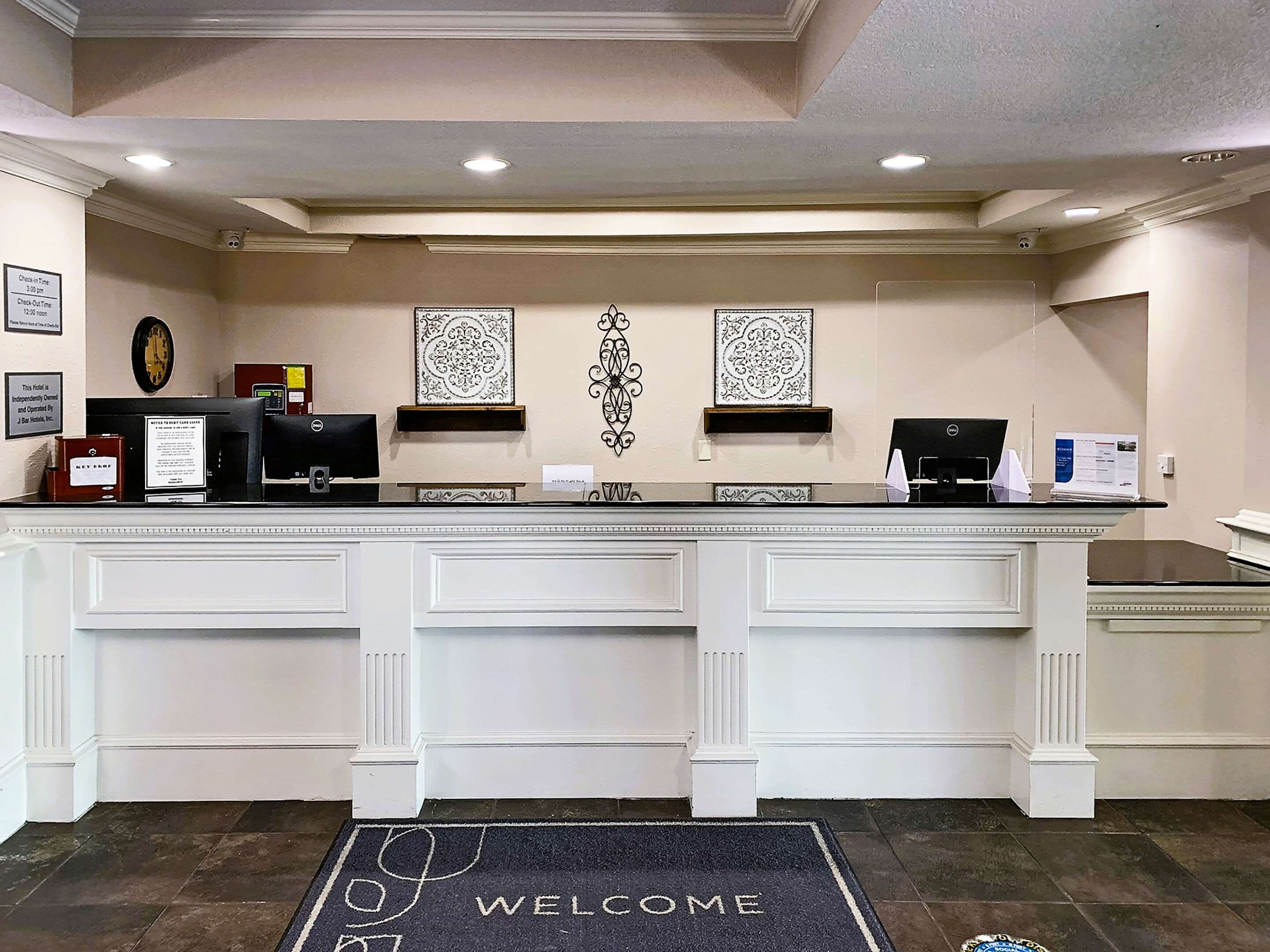 Front desk | Rodeway Inn & Suites