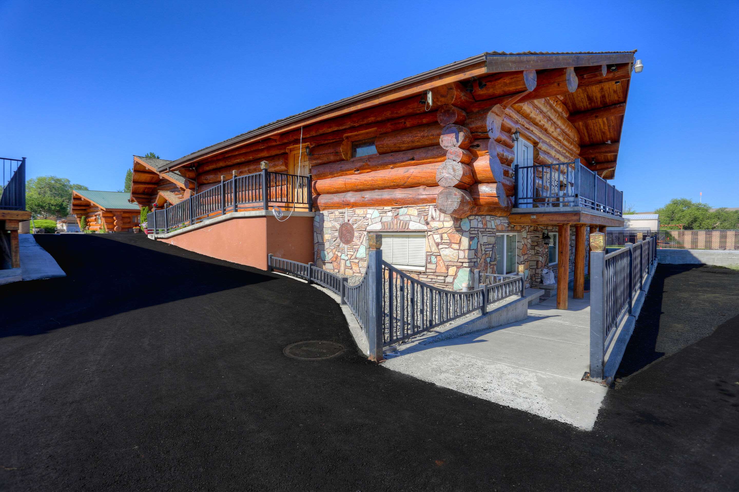 Hotel exterior | Soap Lake Natural Spa and Resort