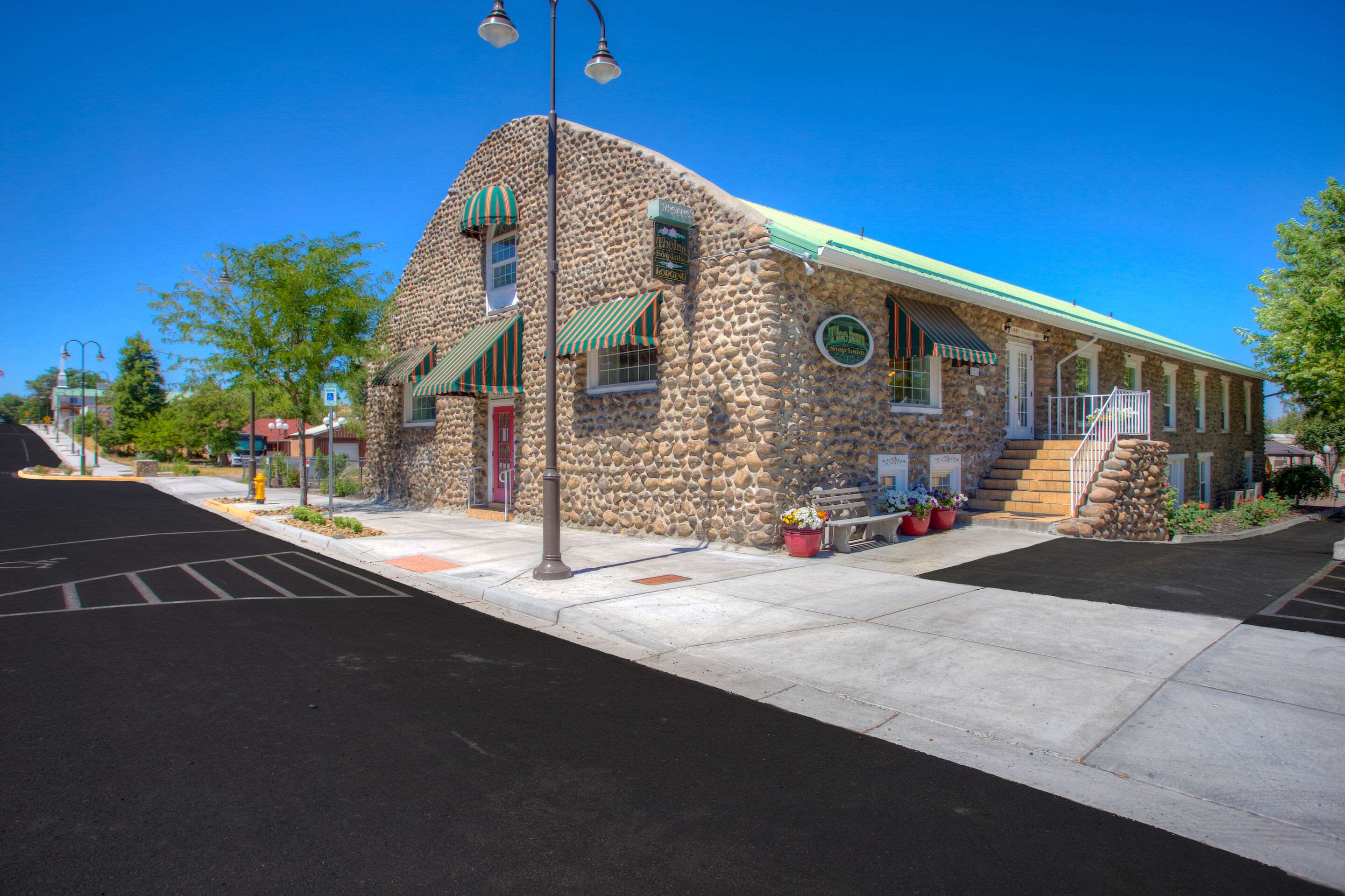 Hotel exterior | Soap Lake Natural Spa and Resort