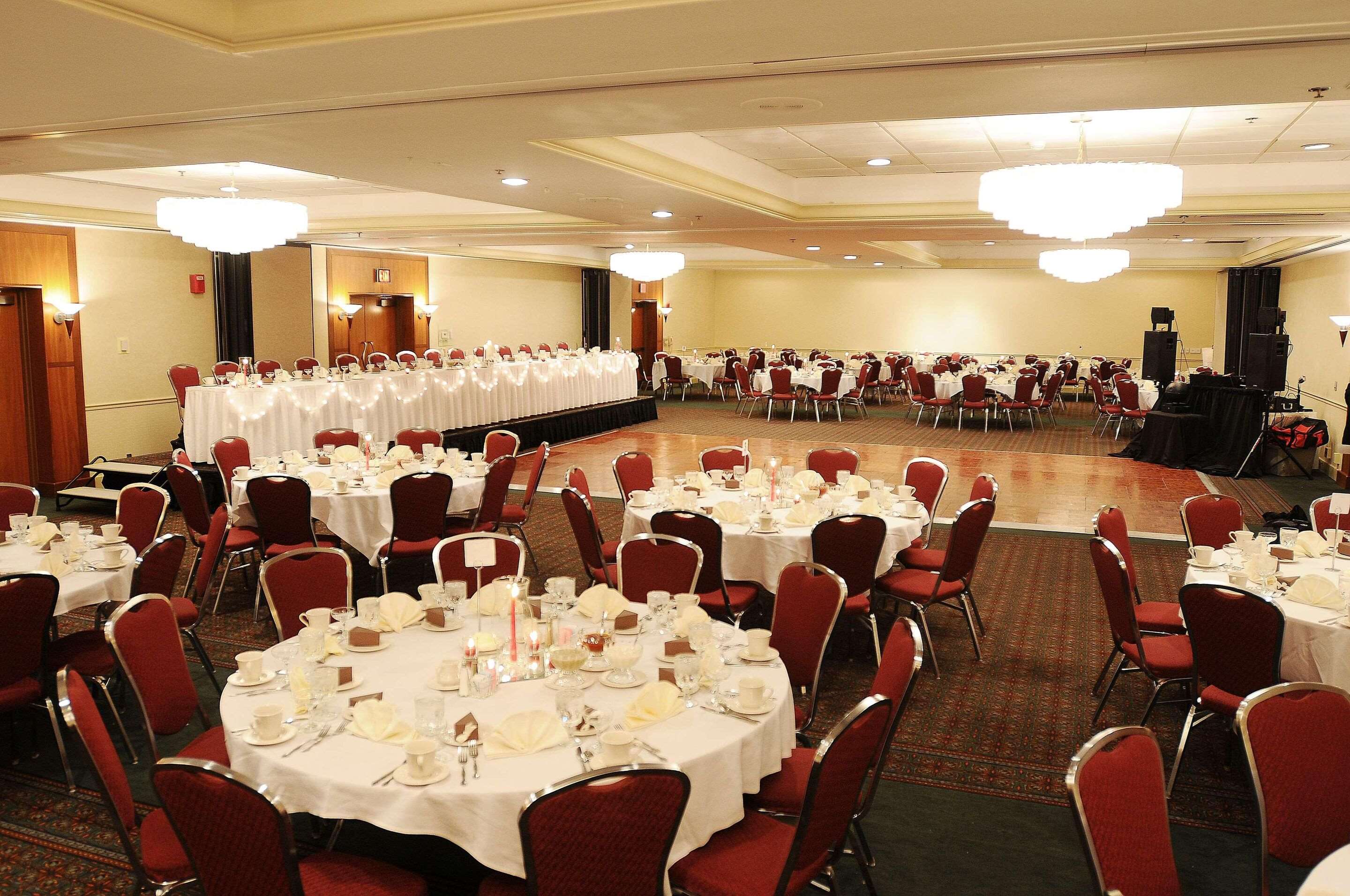 Heritage Ballroom | Radisson Hotel Milwaukee West