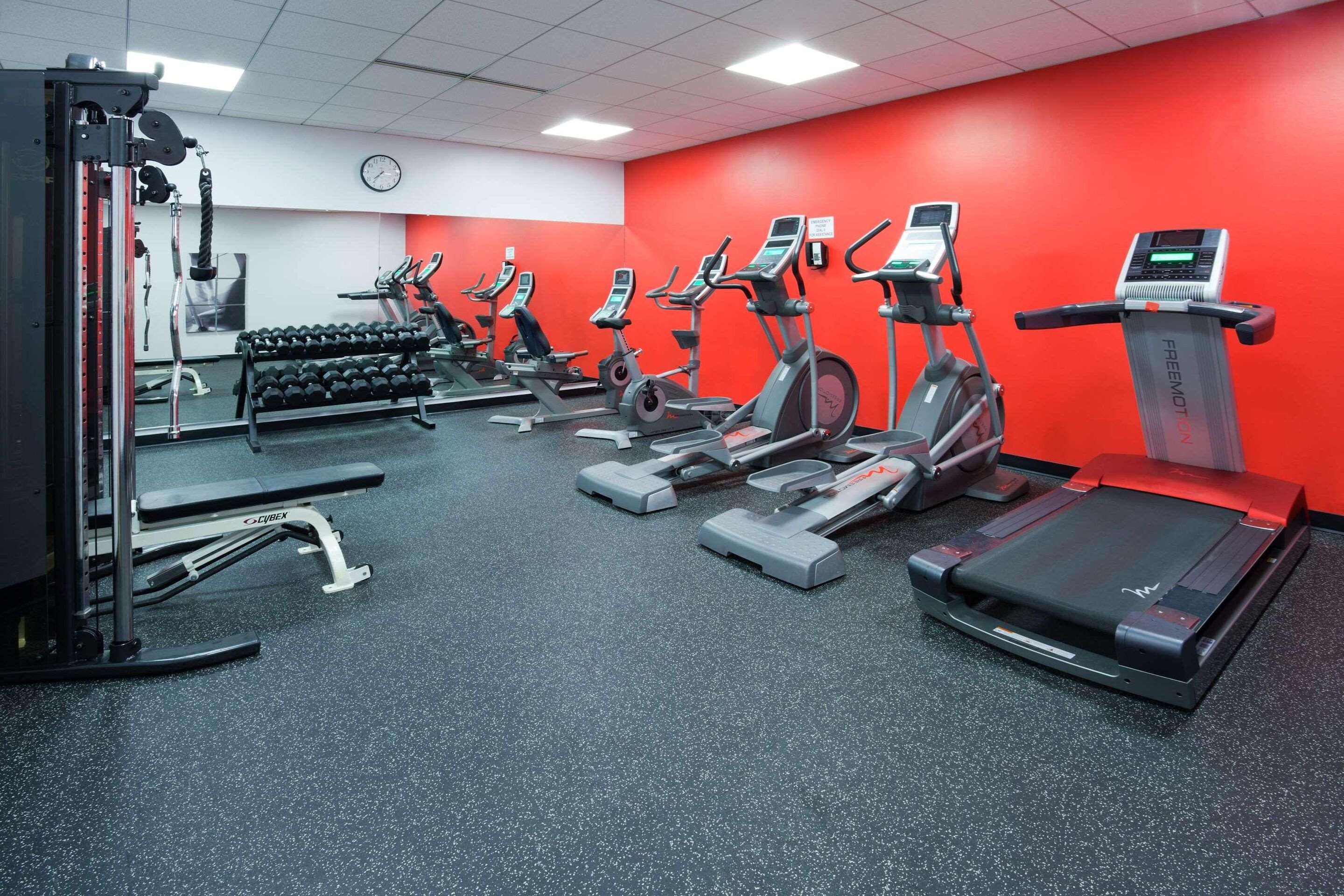 Fitness Center | Radisson Hotel Milwaukee West