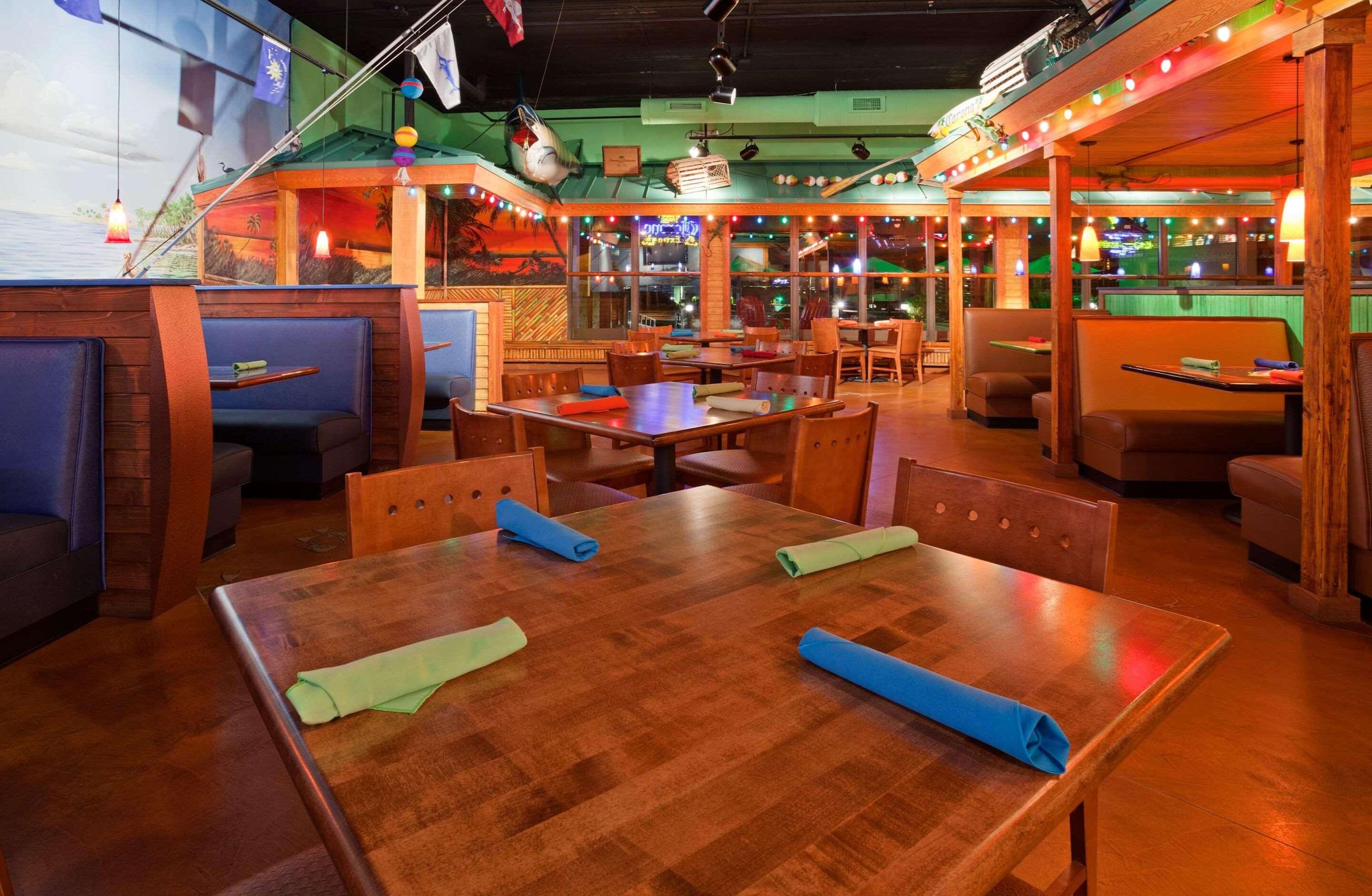 Restaurant | Radisson Hotel Milwaukee West