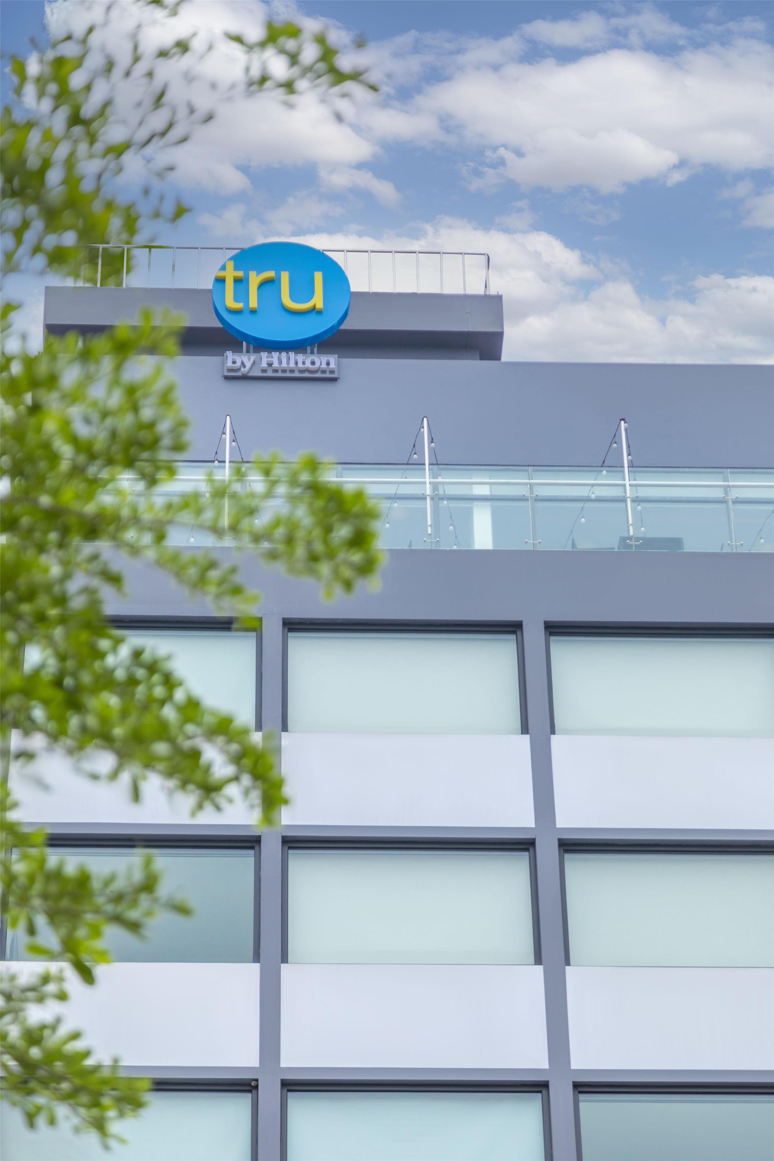 Tru by Hilton Ha Long Hon Gai Centre