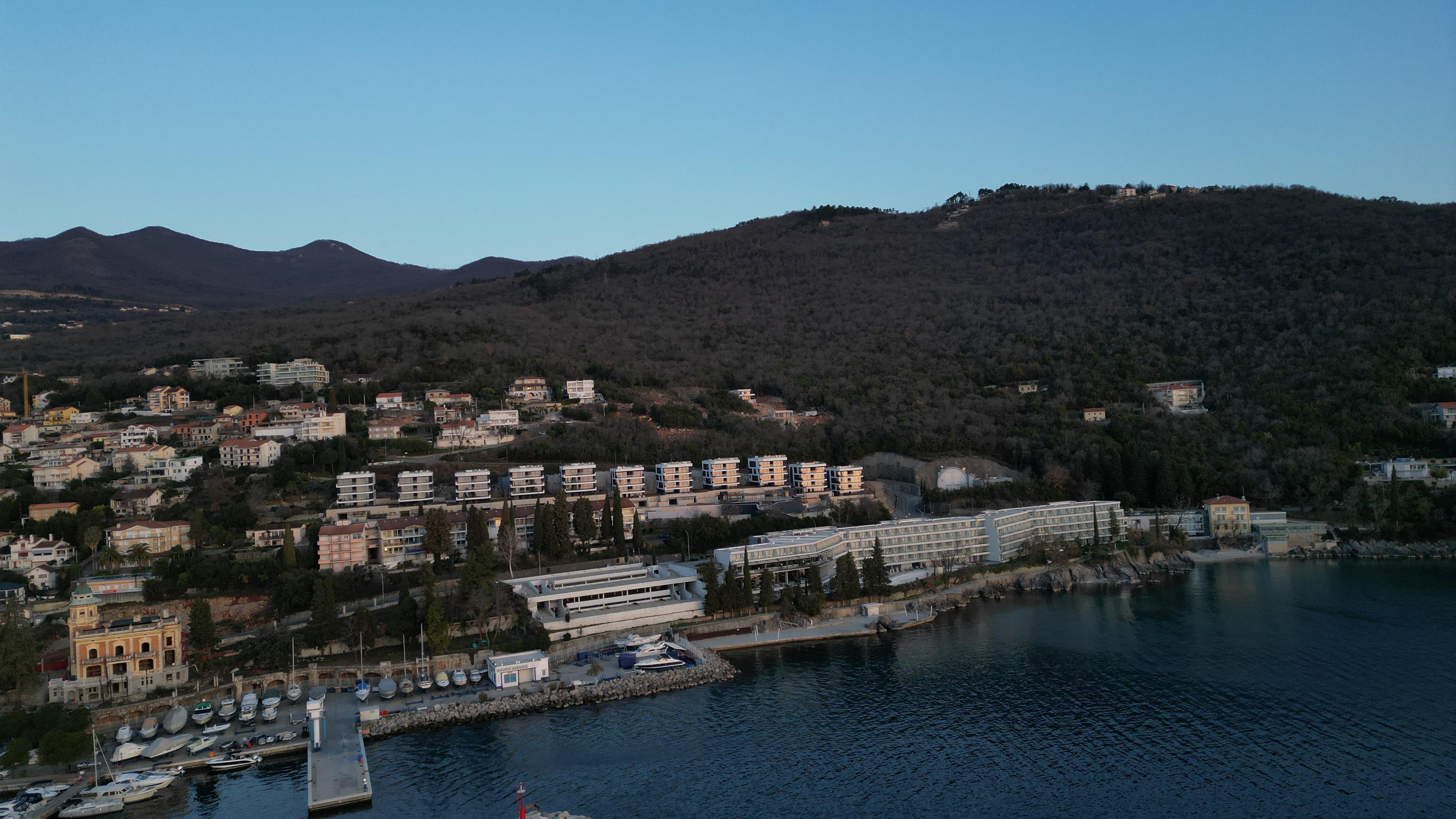 Sealeven Hotel And Residences
