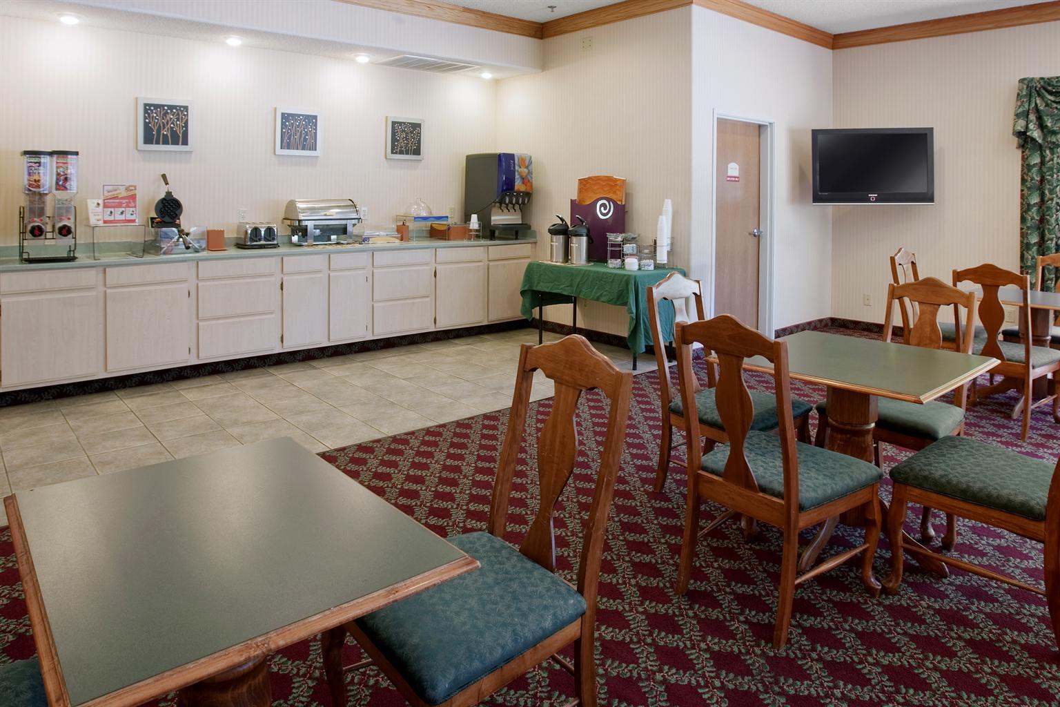 Breakfast Area | Americas Best Value Inn & Suites Kilgore