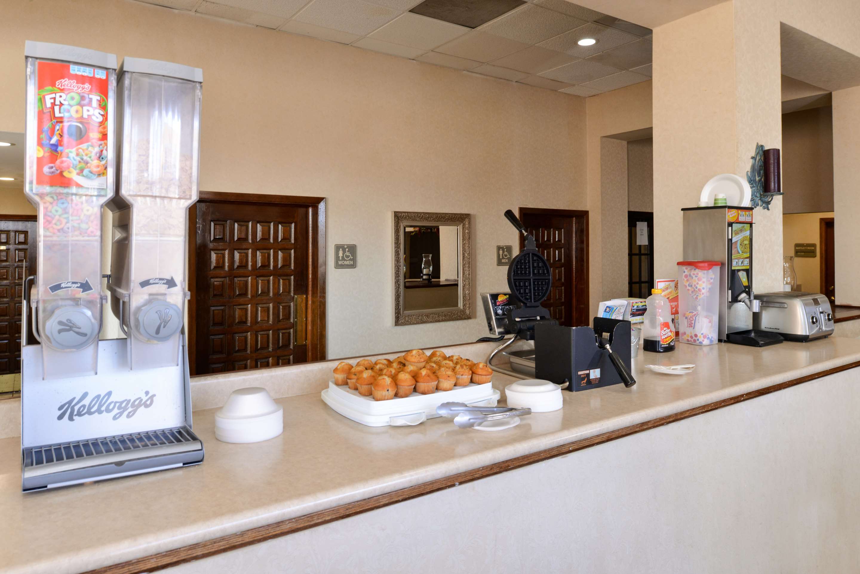 Breakfast Area | Americas Best Value Inn & Suites - Memphis East