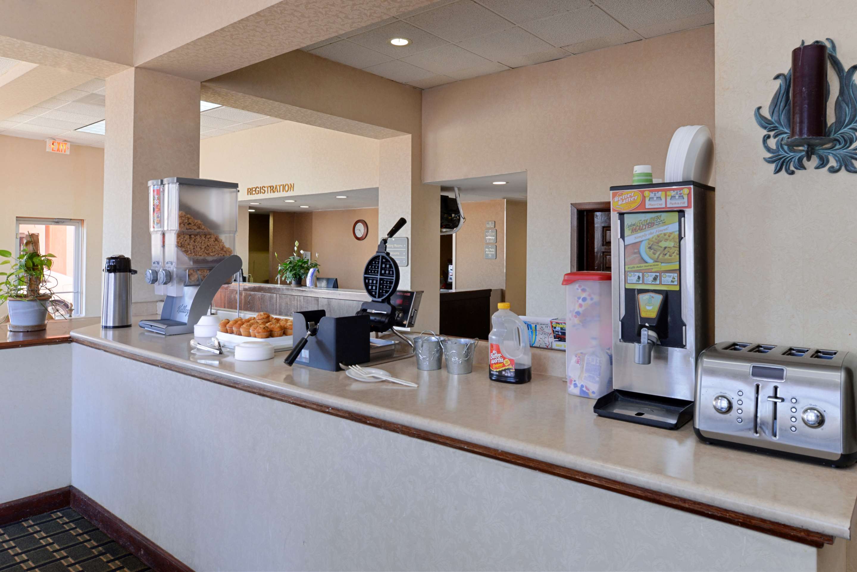 Breakfast Area | Americas Best Value Inn & Suites - Memphis East