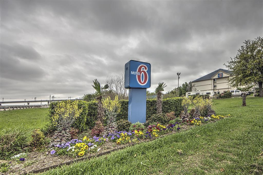 Motel 6 Dallas Northwest, Dallas Fort Worth Airport (TX) Motel 6 Dallas Northwest, Dallas Fort Worth Airport (TX)