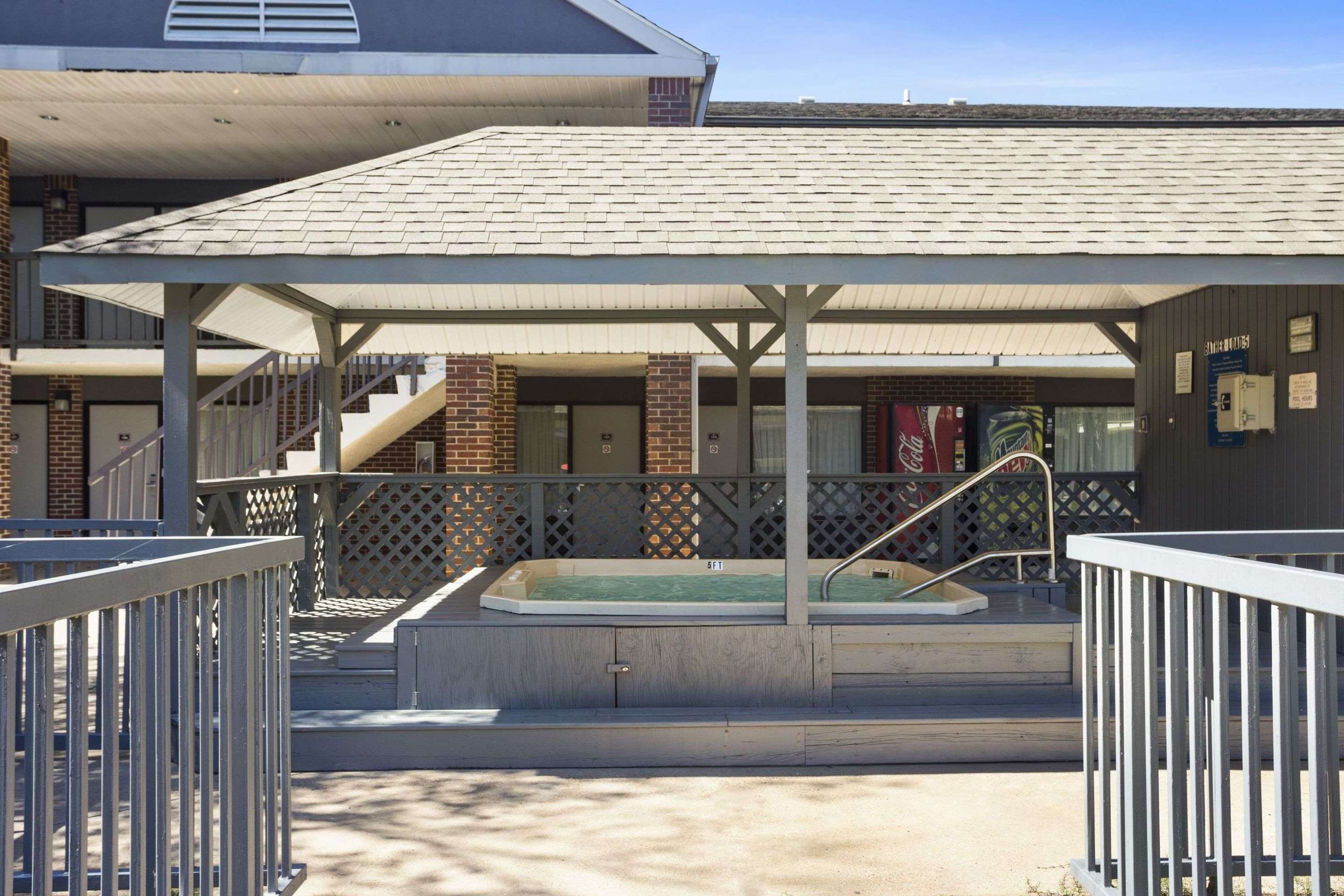 Hot Tub | Ramada by Wyndham Batesville