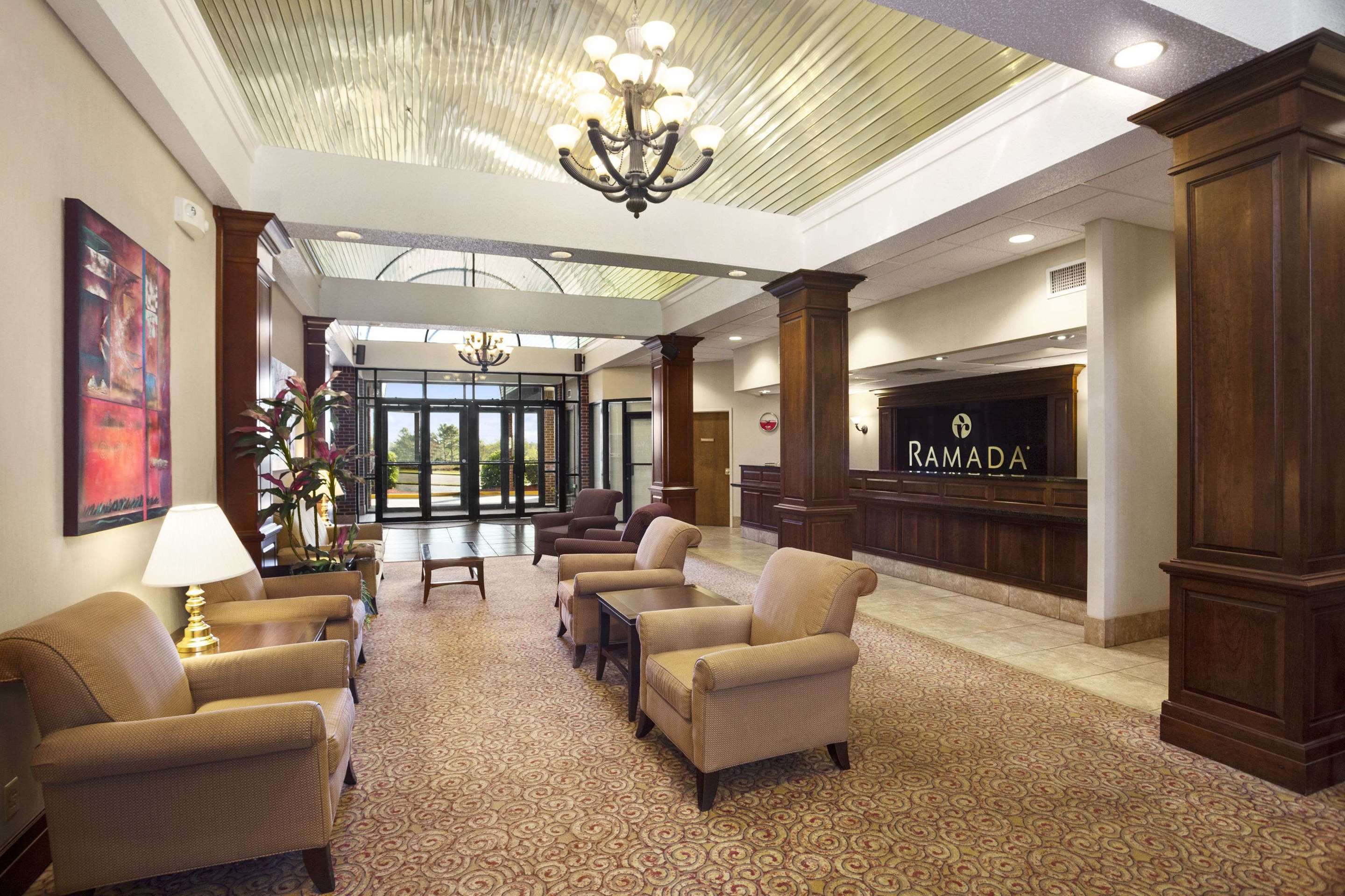 Lobby | Ramada by Wyndham Batesville