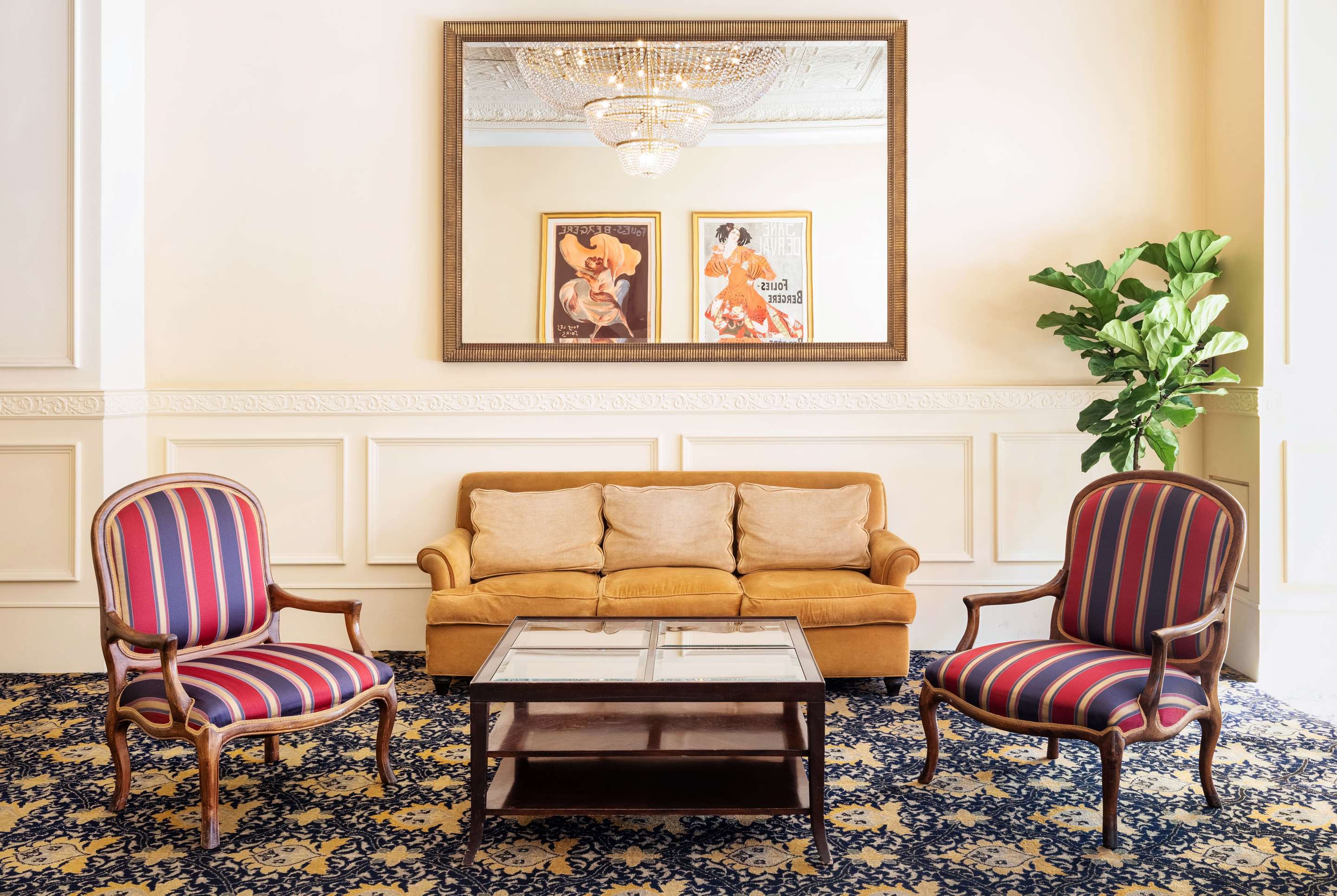 Lobby | Ramada by Wyndham San Diego Gaslamp Convention Center