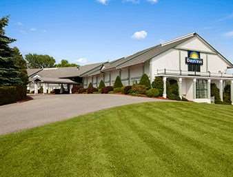 Welcome to the Days Inn Burlington-Shelburne | Days Inn by Wyndham Shelburne/Burlington