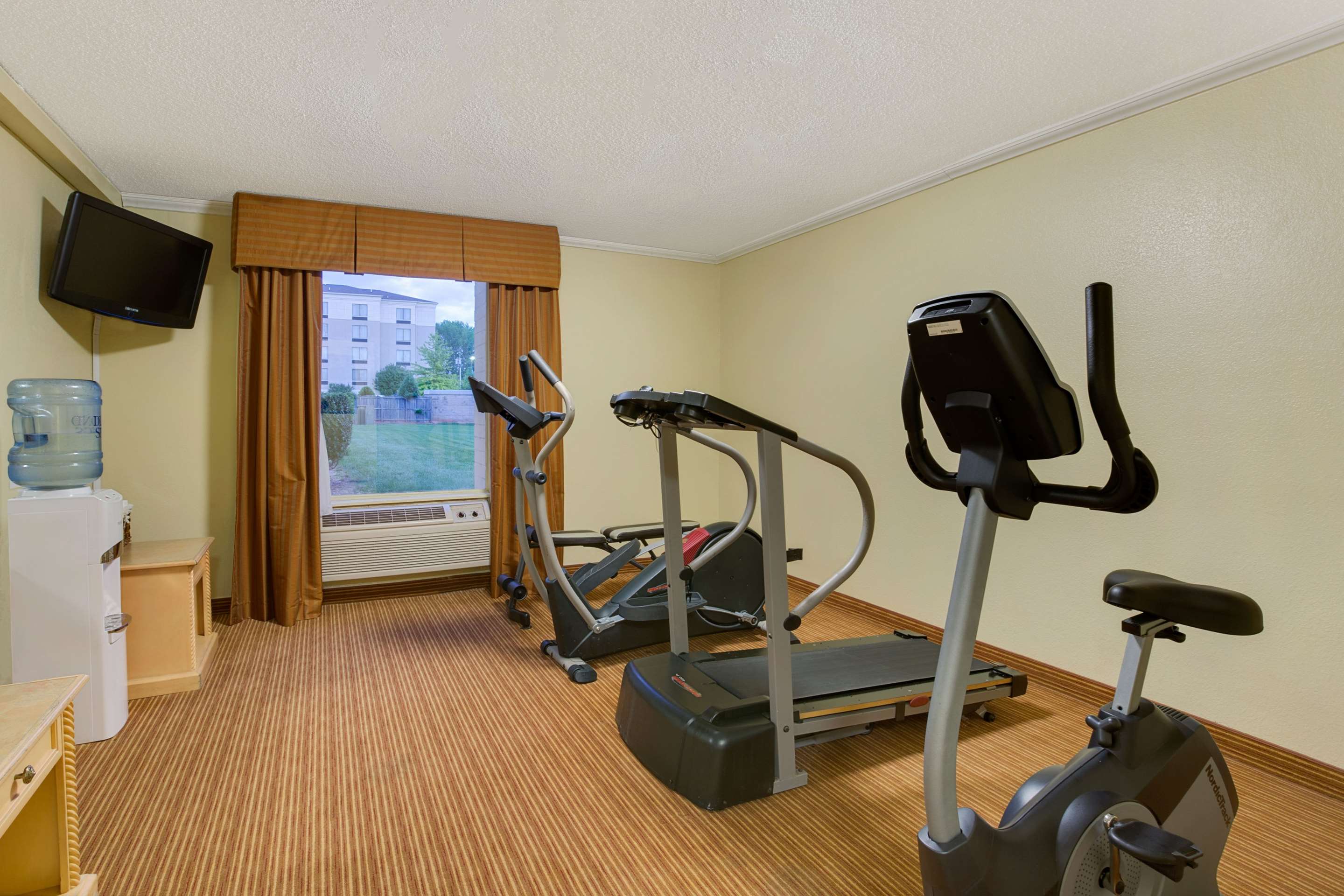 Fitness Center | Baymont by Wyndham Charlotte-Airport Coliseum