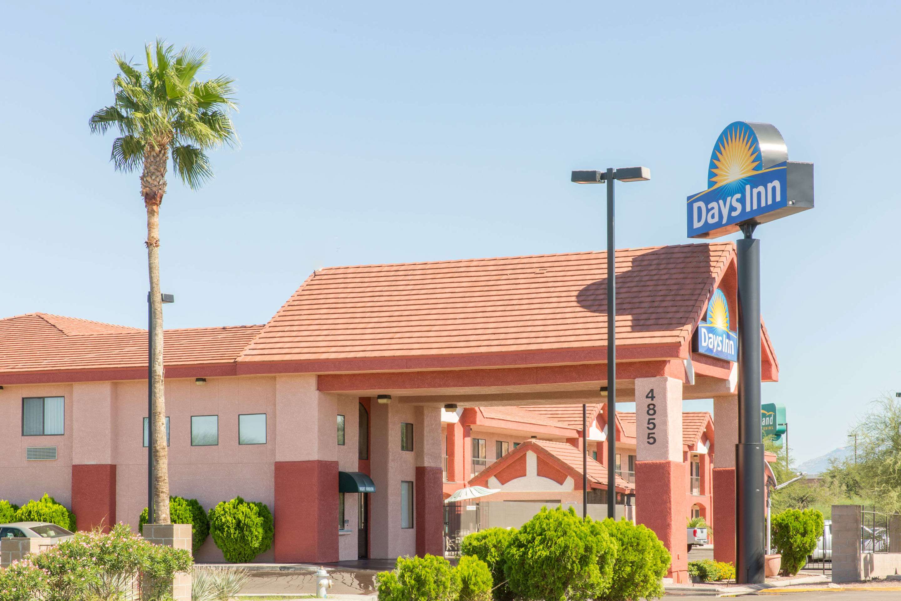 Welcome to the Days Inn Tucson | Days Inn by Wyndham Tucson Airport