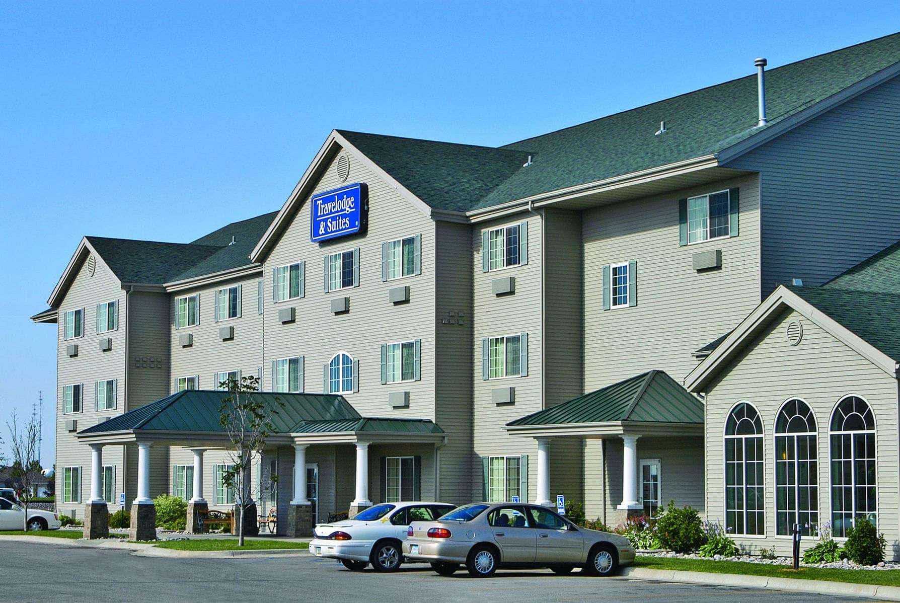 Exterior | Travelodge & Suites by Wyndham Fargo/Moorhead