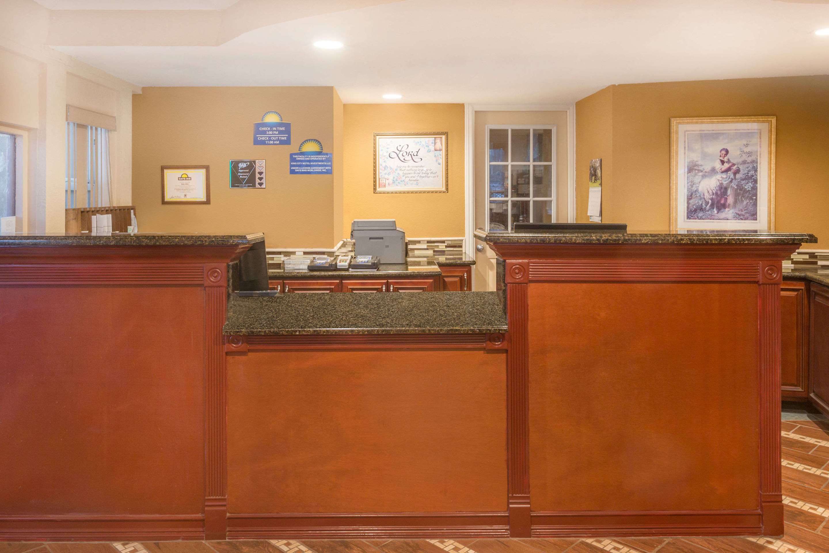 Lobby | Days Inn by Wyndham King City