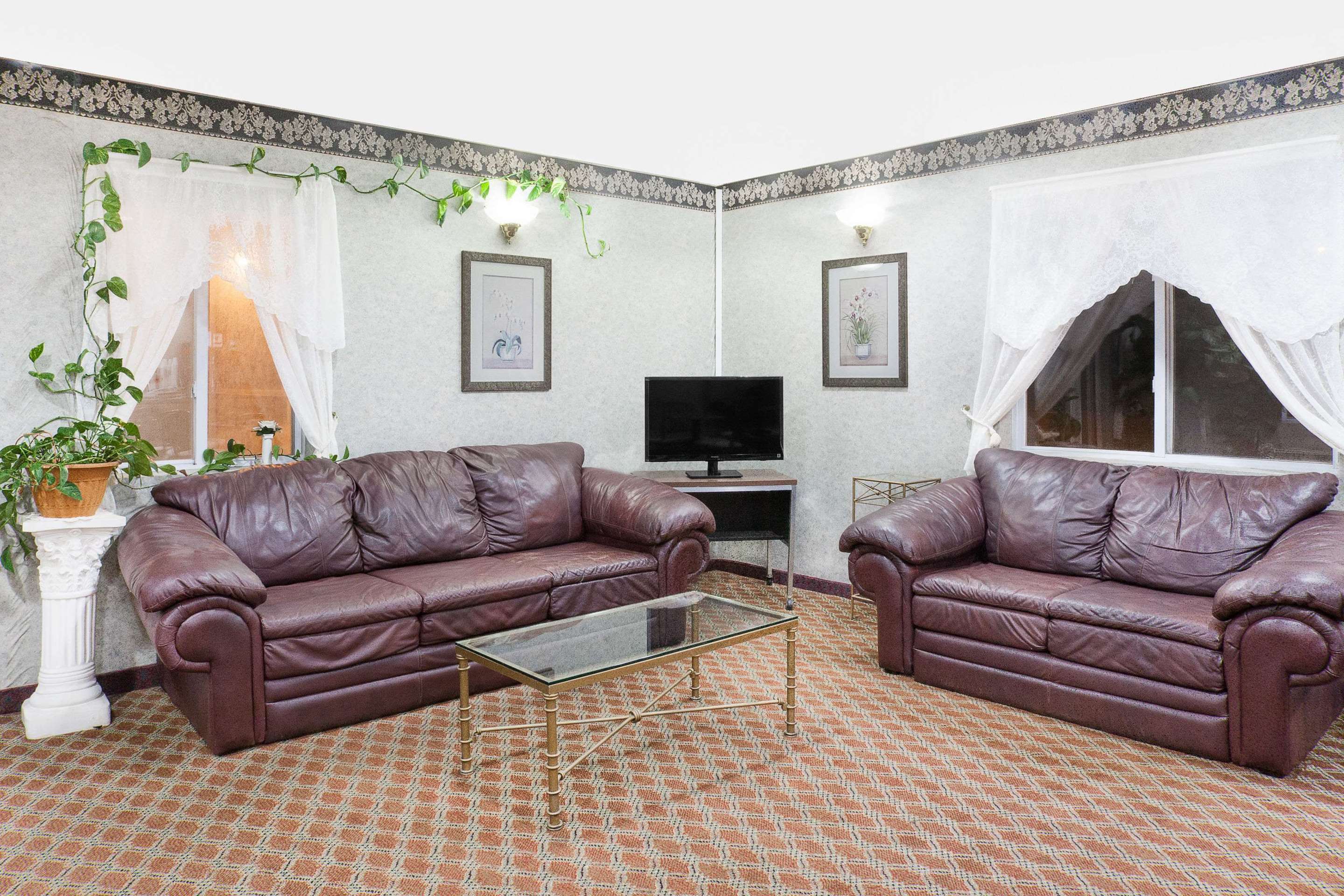 Lobby | Super 8 by Wyndham Monticello NY