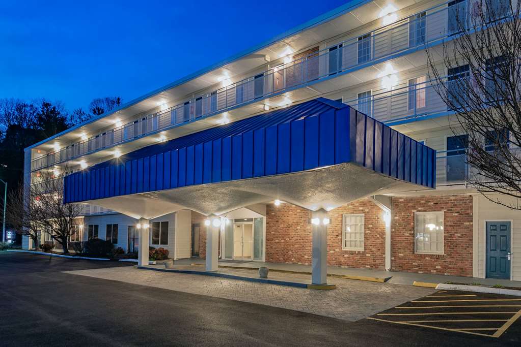 Howard Johnson by Wyndham Staunton