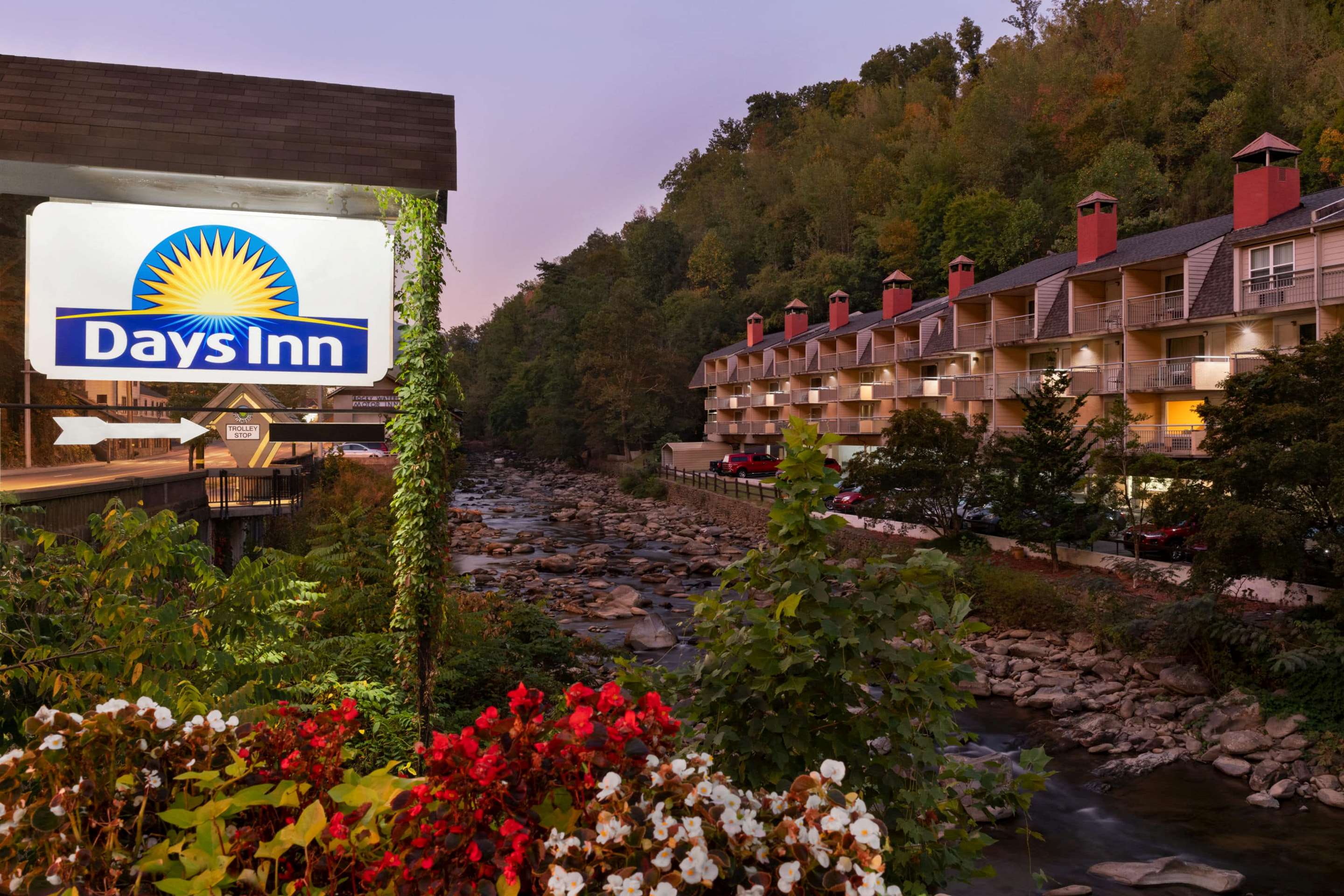Exterior | Gatlinburg River Inn