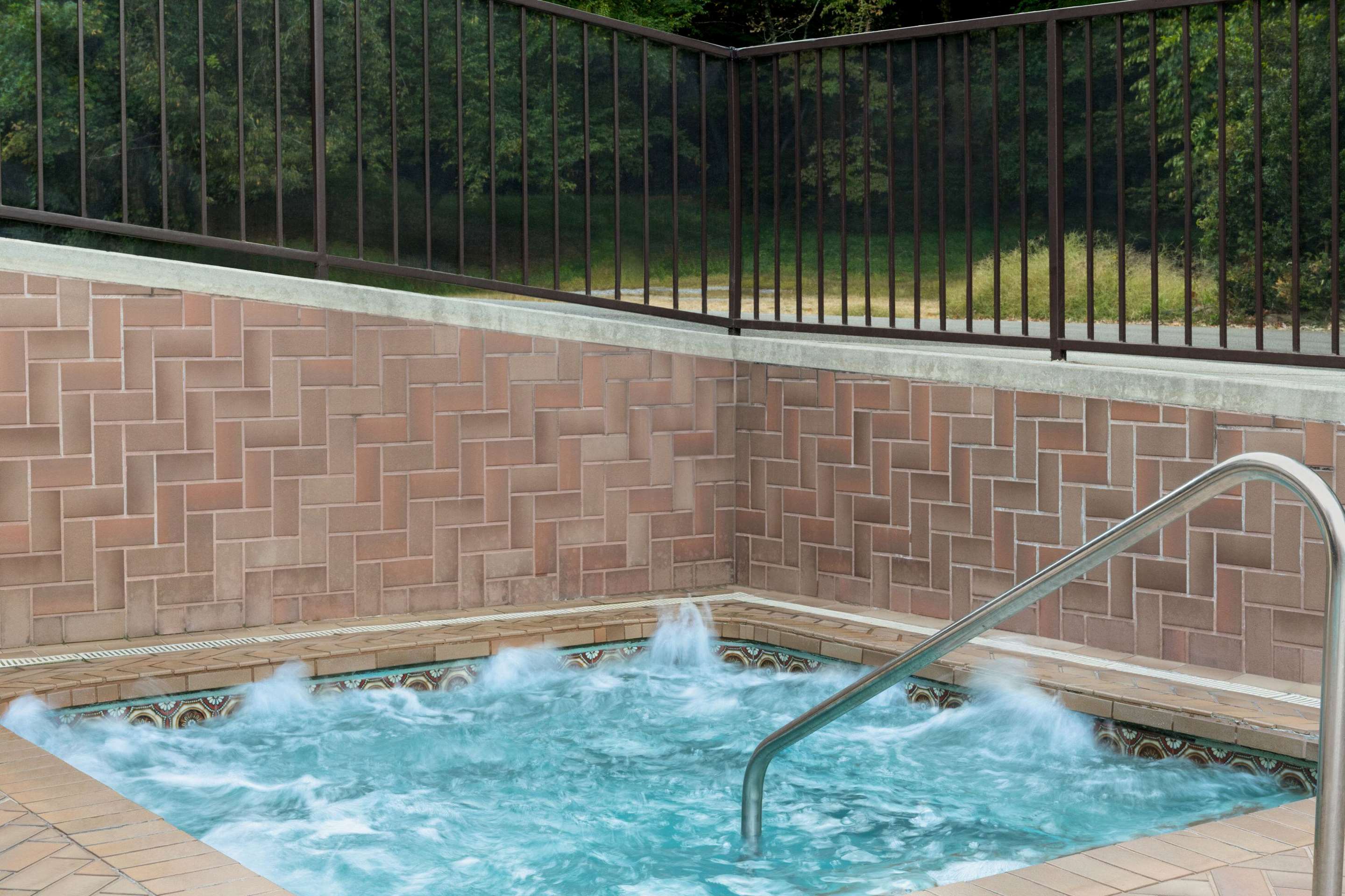 Pool | Gatlinburg River Inn