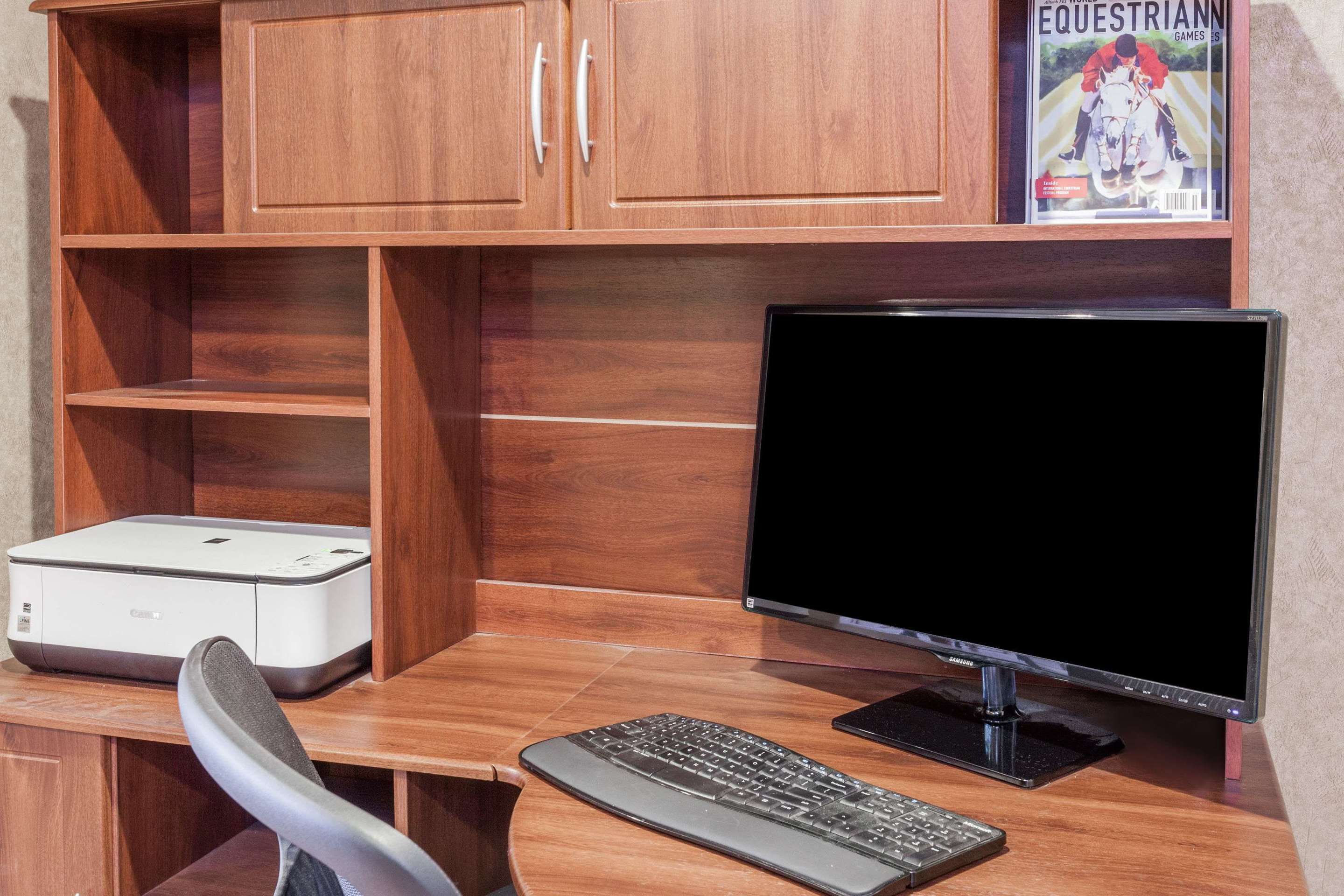 Business Center | Comfort Inn & Suites