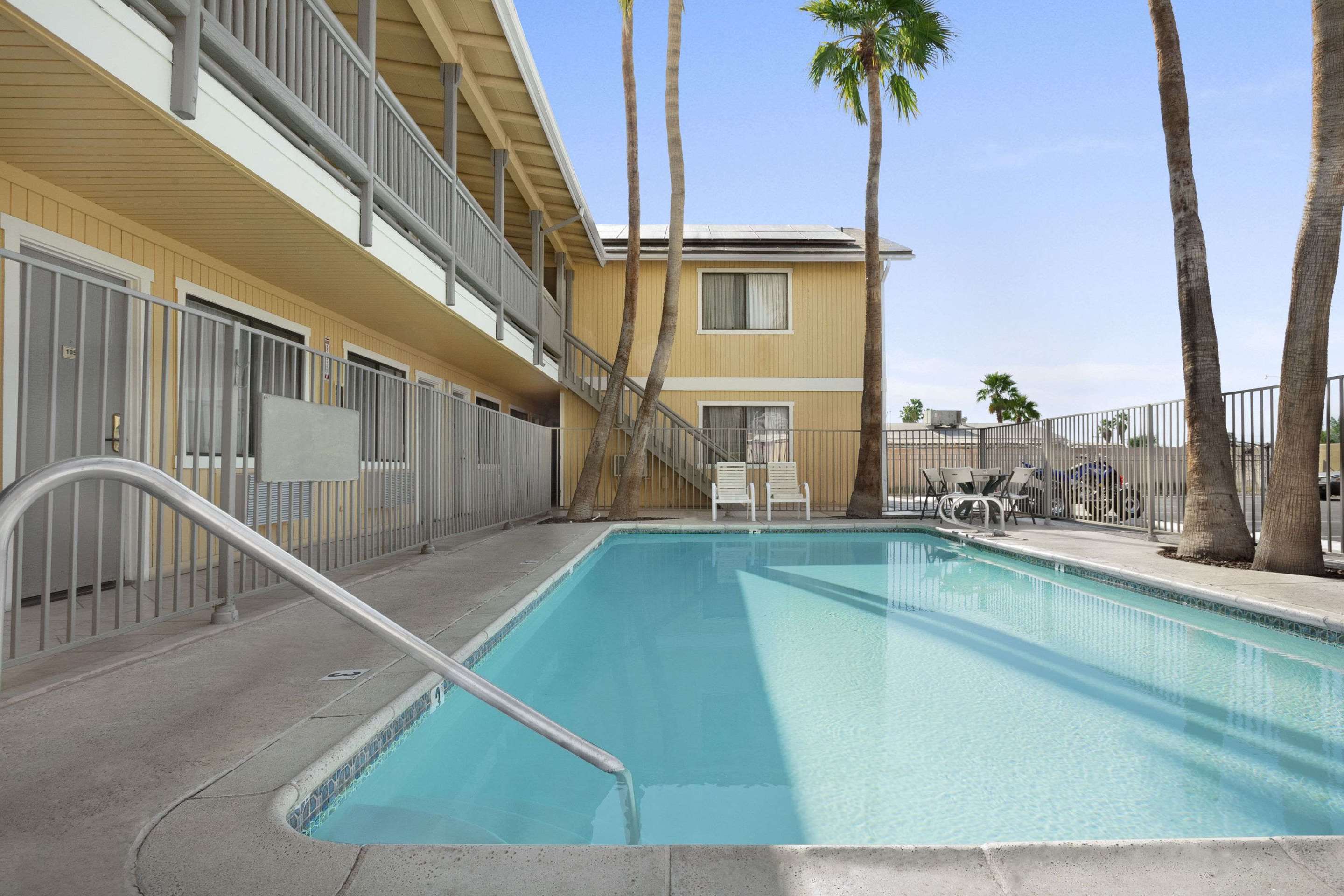 Pool | Super 8 by Wyndham El Centro