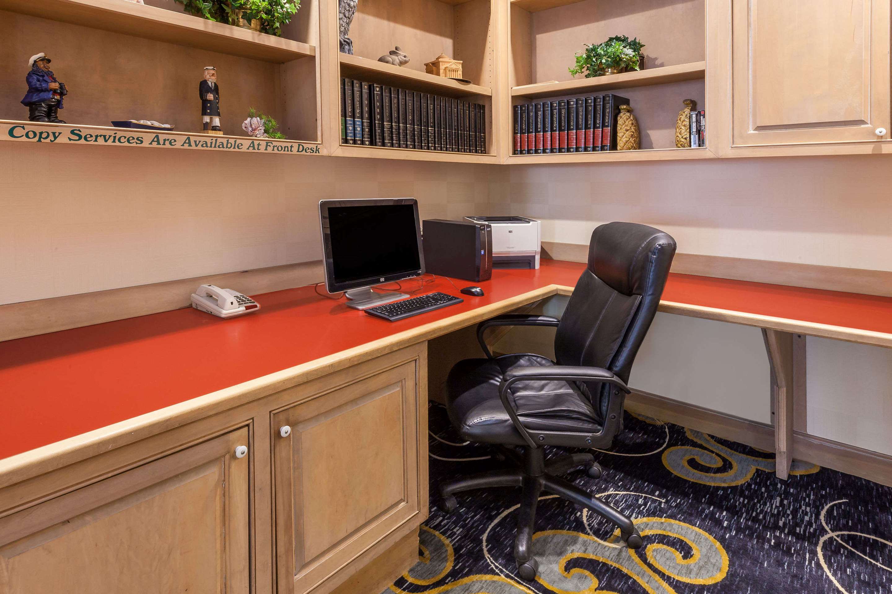 Business Center | Hawthorn Suites by Wyndham Detroit Warren