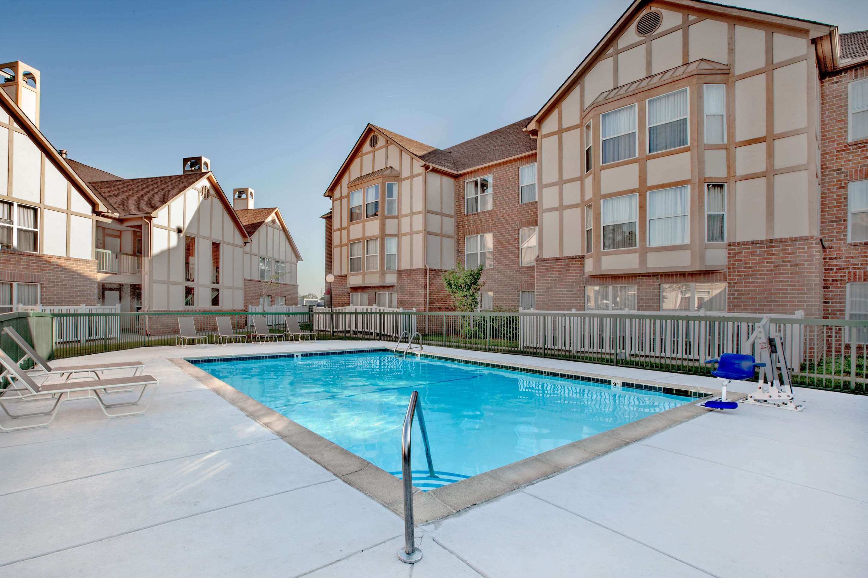 Pool | Hawthorn Suites by Wyndham Detroit Warren