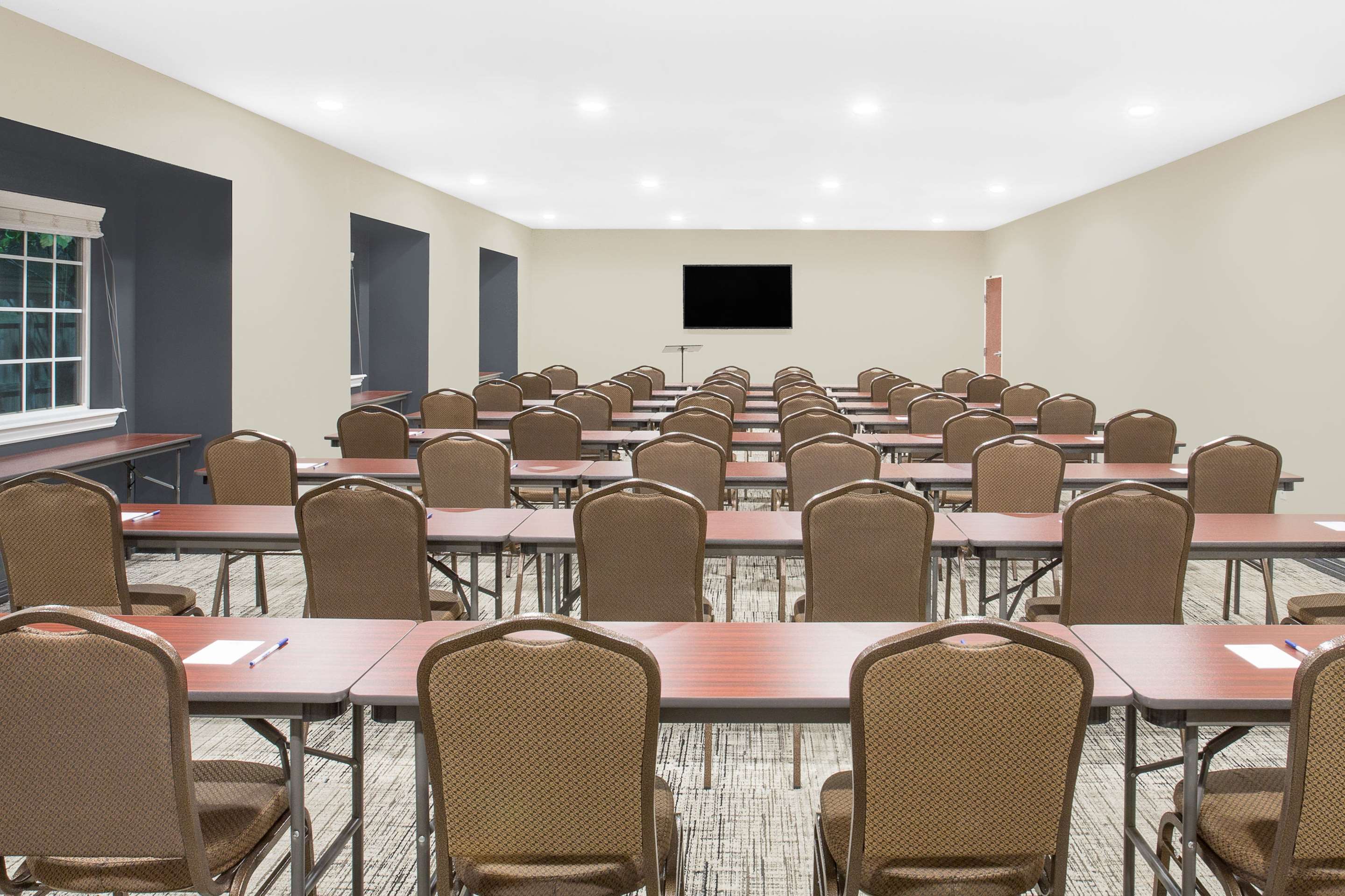 Meeting Room | Microtel Inn & Suites by Wyndham Bentonville